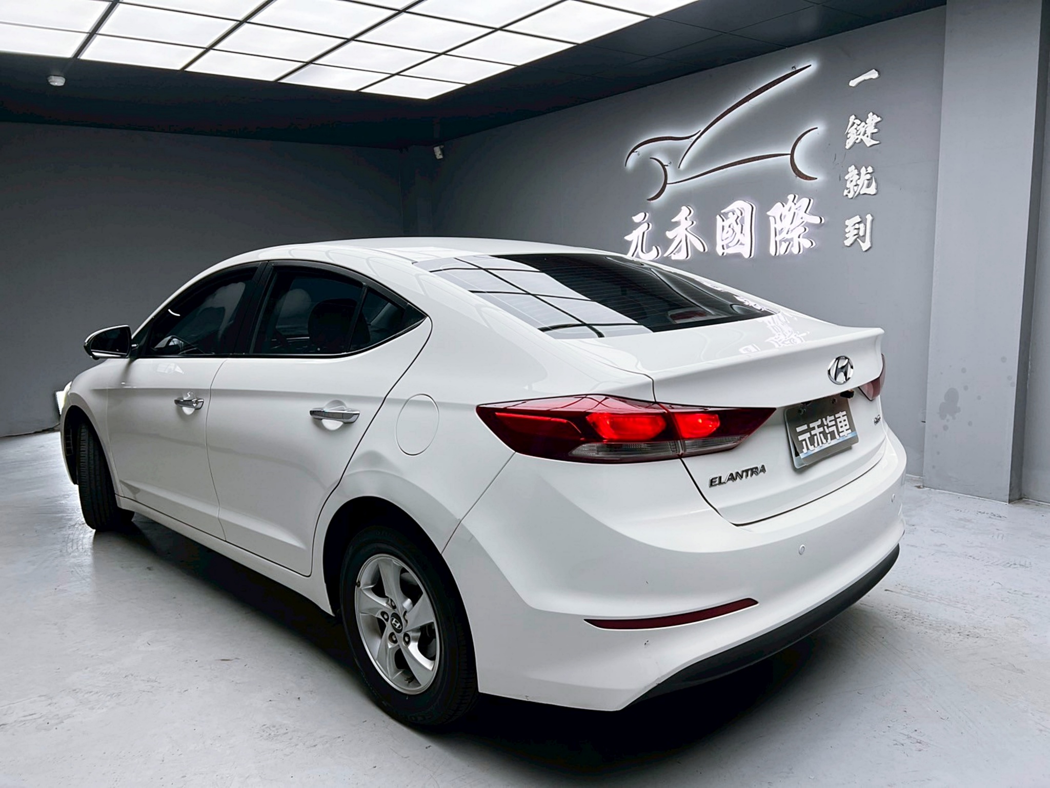可回原廠 2019 Hyundai Elantra 悍動型『小李經理』元禾國際車業/特價中/一鍵就到  第3張相片