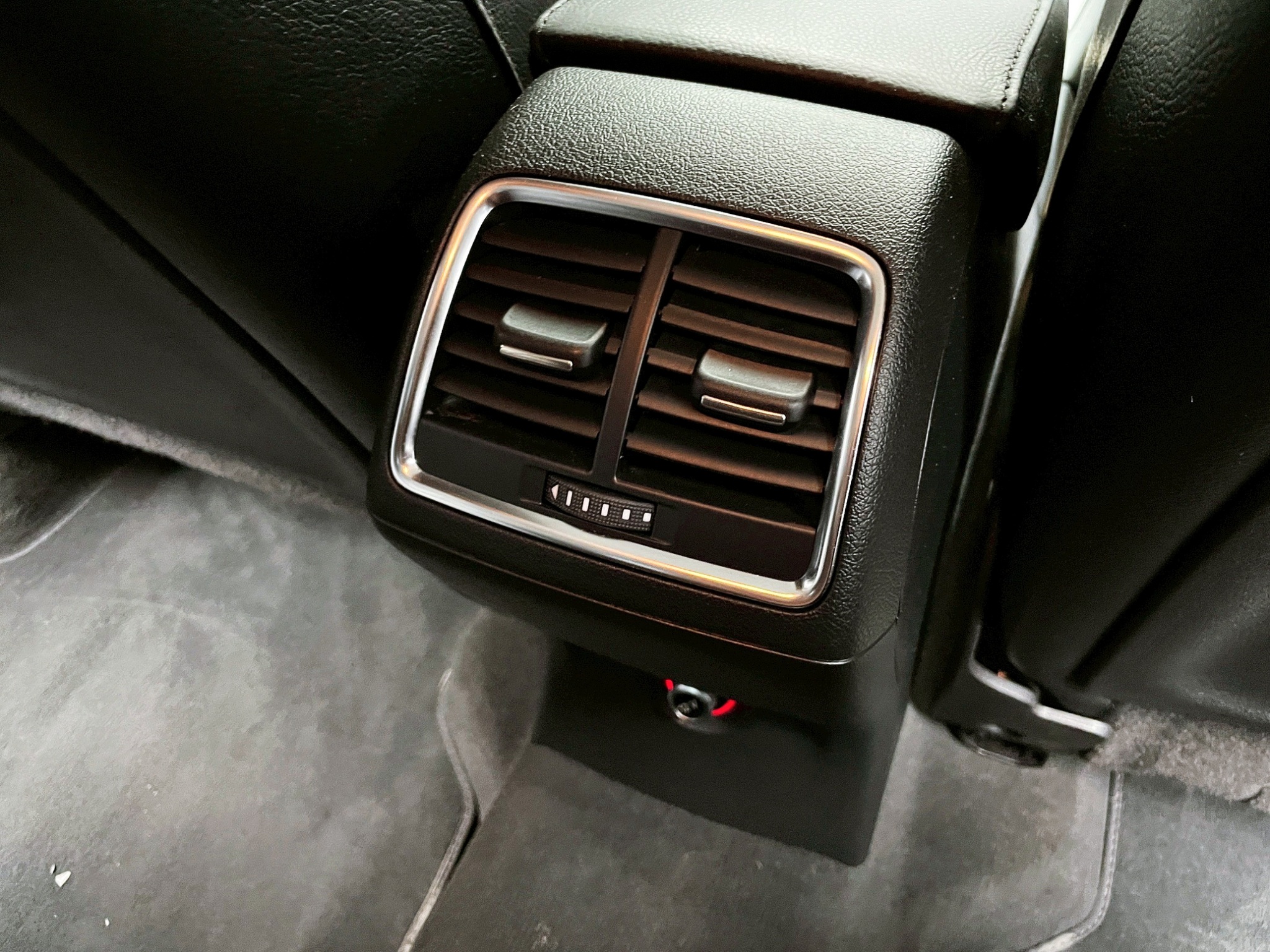 可回原廠 2013 Audi Q3 Sport TFSI Quattro『小李經理』元禾國際車業/特價中/一鍵就到  第10張相片