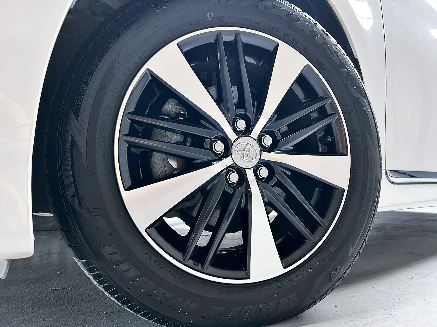 可回原廠 2015 Toyota Wish 七人座經典版『小李經理』元禾國際車業/特價中/一鍵就到  第5張相片