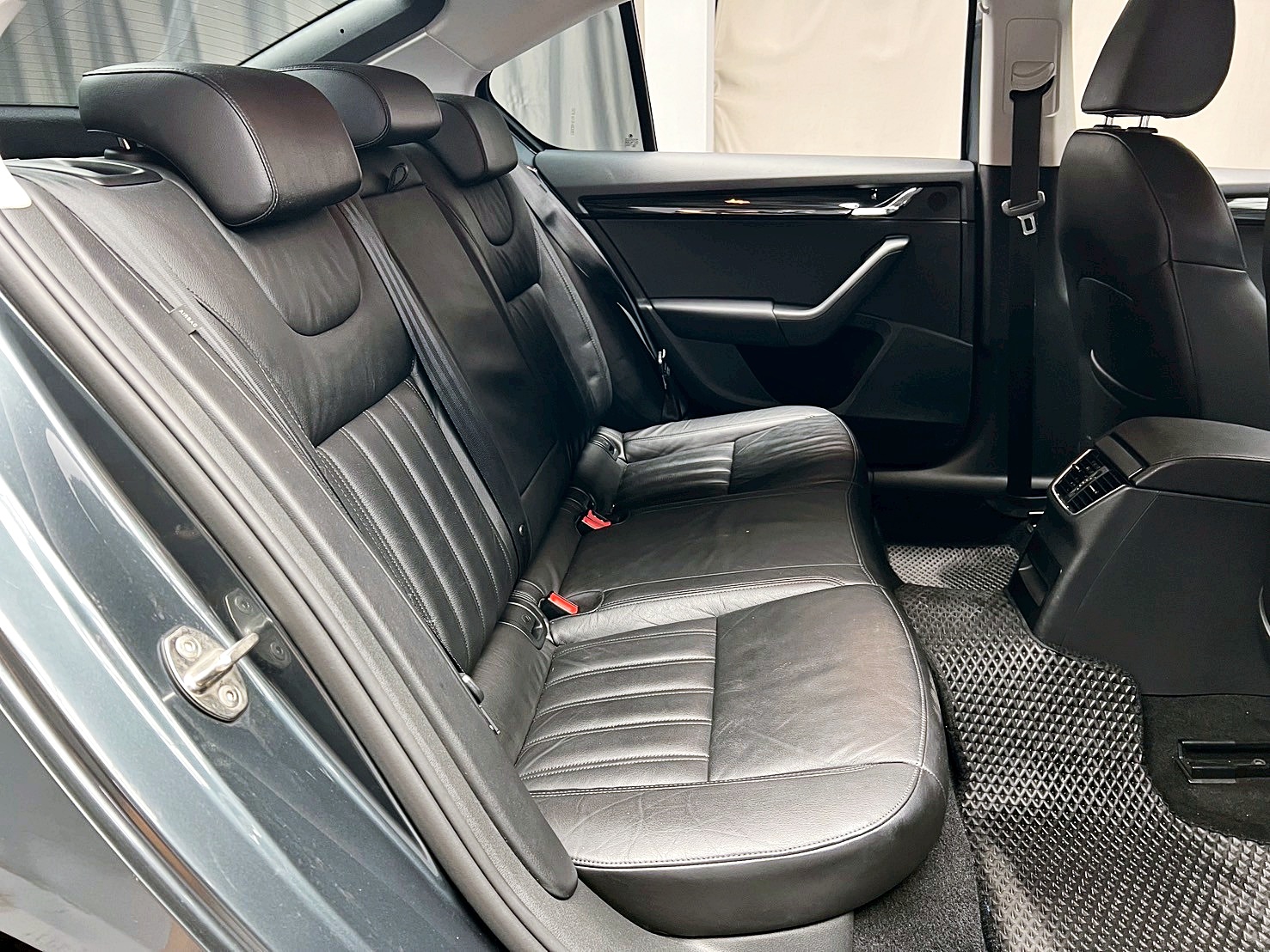 可回原廠 2018 Skoda Octavia TSI豪華動能版『小李經理』元禾國際車業/特價中/一鍵就到  第8張相片