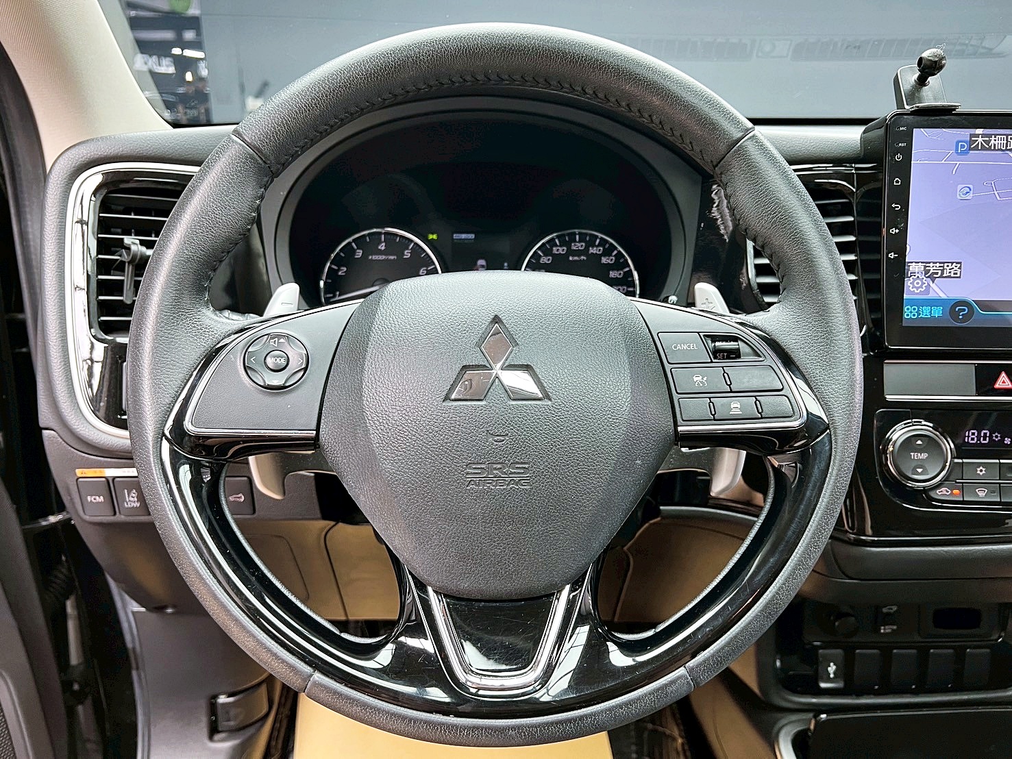 可回原廠 2019 Mitsubishi Outlander AWD 七人座旗艦型『小李經理』元禾國際車業/特價中/一鍵就到  第13張相片