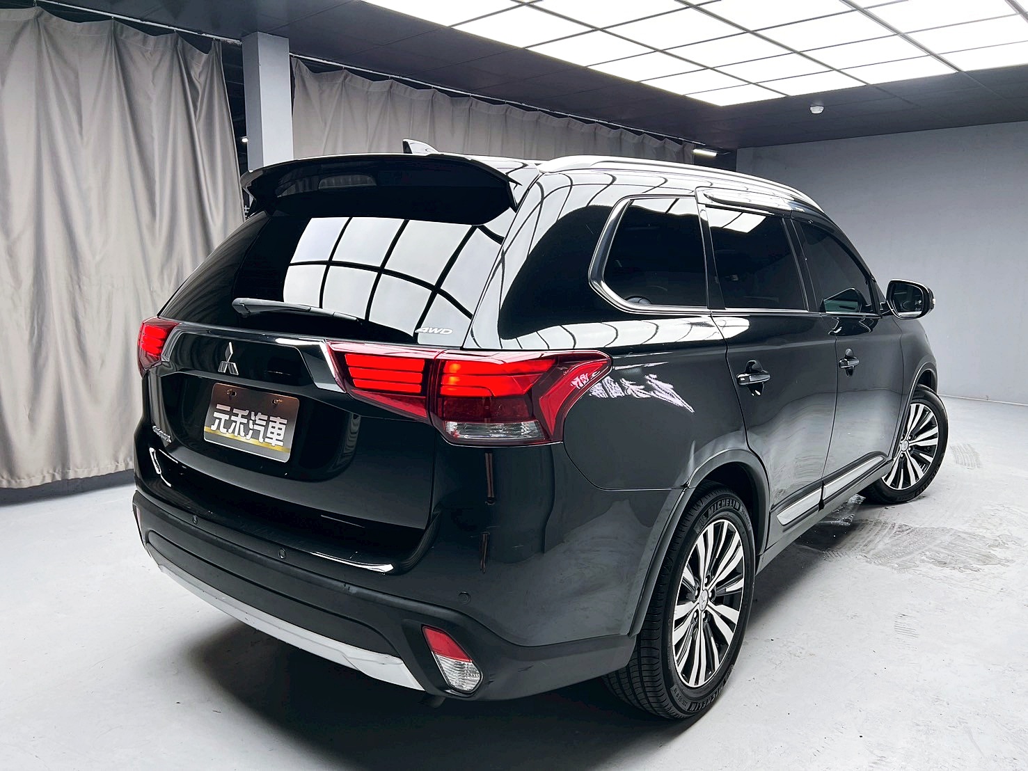 可回原廠 2019 Mitsubishi Outlander AWD 七人座旗艦型『小李經理』元禾國際車業/特價中/一鍵就到  第19張相片