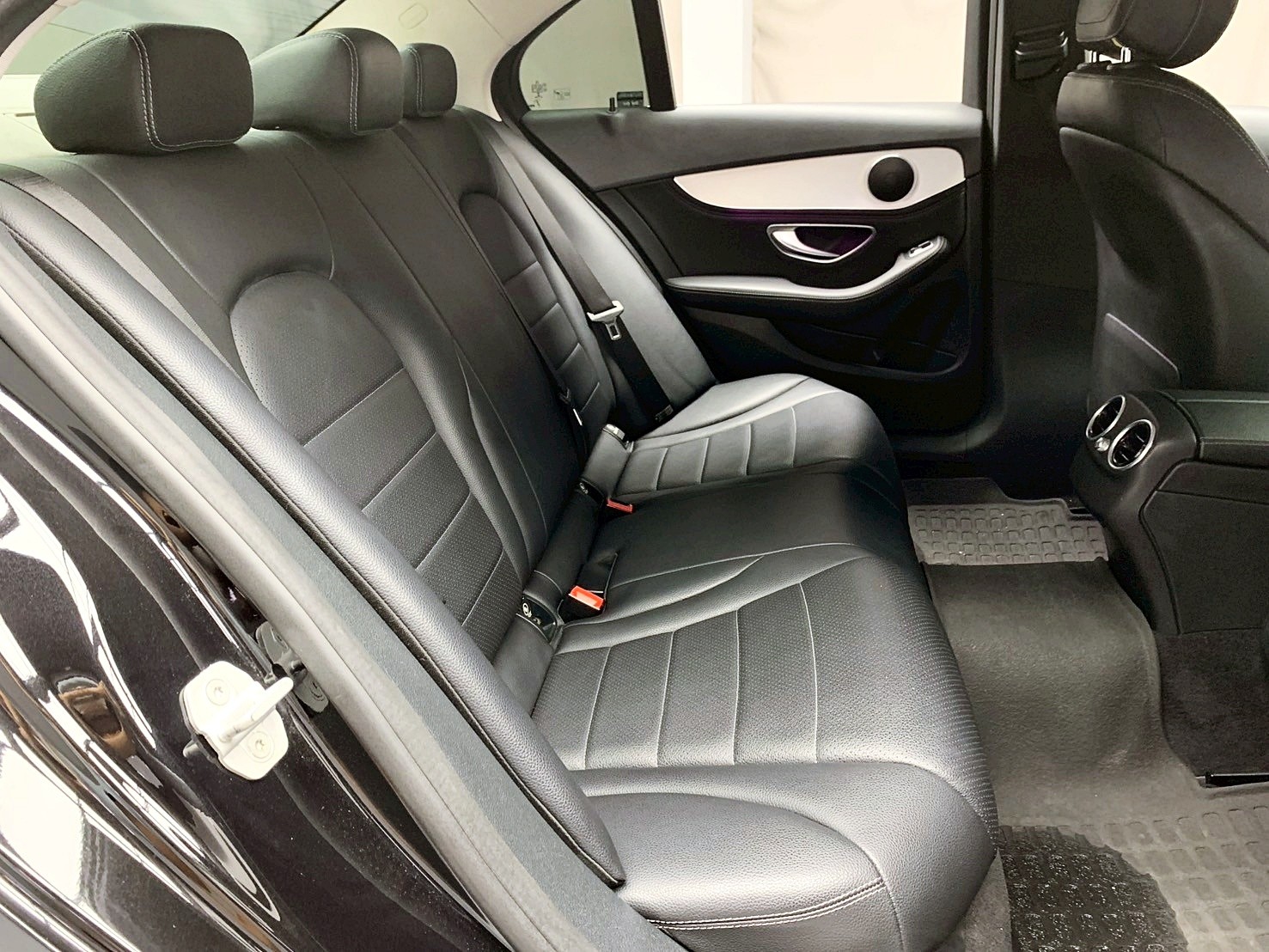可回原廠 2015 Benz C200 Sedan Avantgarde W205型『小李經理』元禾國際車業/特價中/一鍵就到  第8張相片