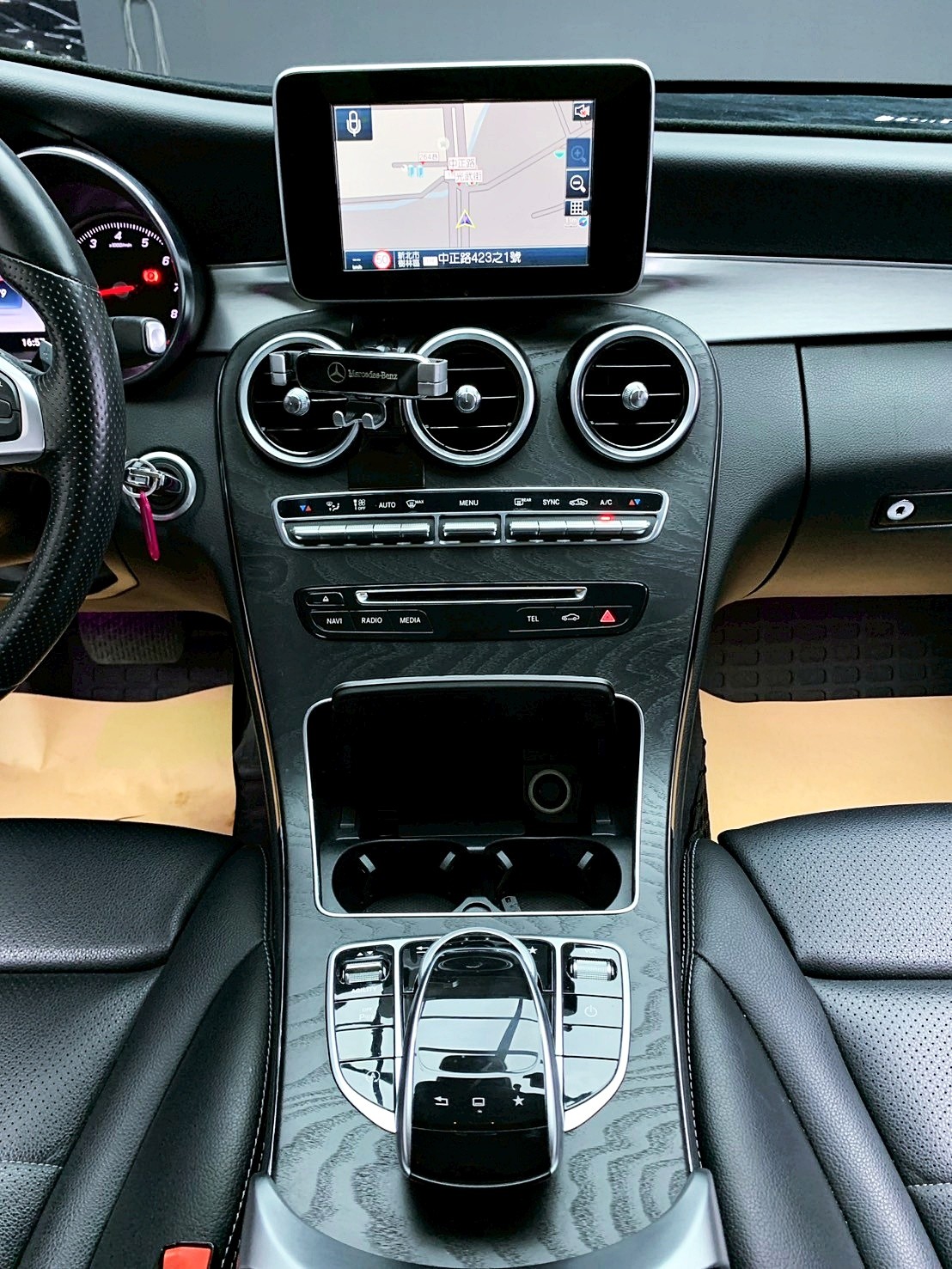可回原廠 2015 Benz C200 Sedan Avantgarde W205型『小李經理』元禾國際車業/特價中/一鍵就到  第12張相片