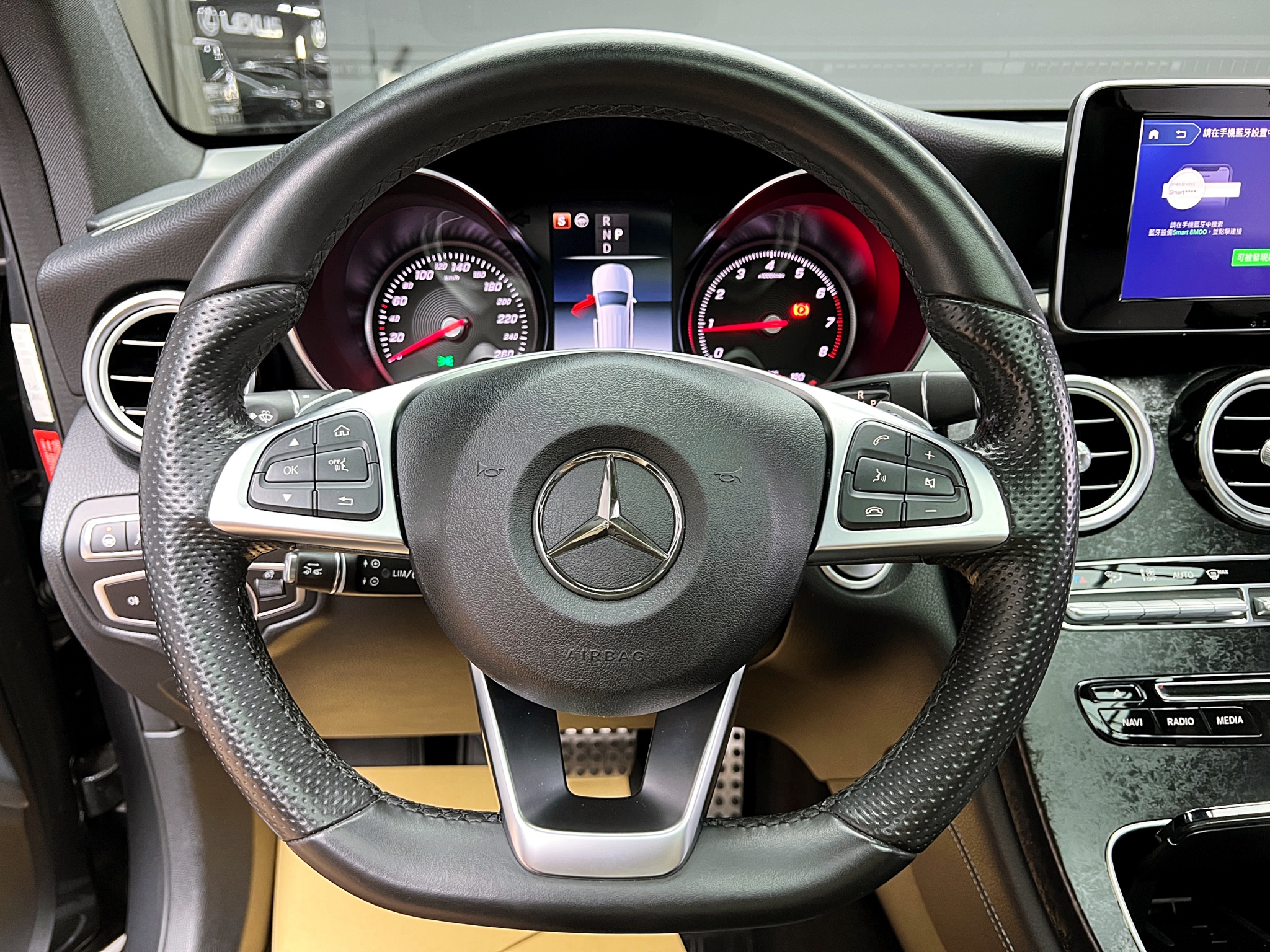 全台到府賞車 2018 Benz GLC250 4MATIC 運動版 X253型『小李經理』元禾國際車業/中古車/促銷中  第9張相片