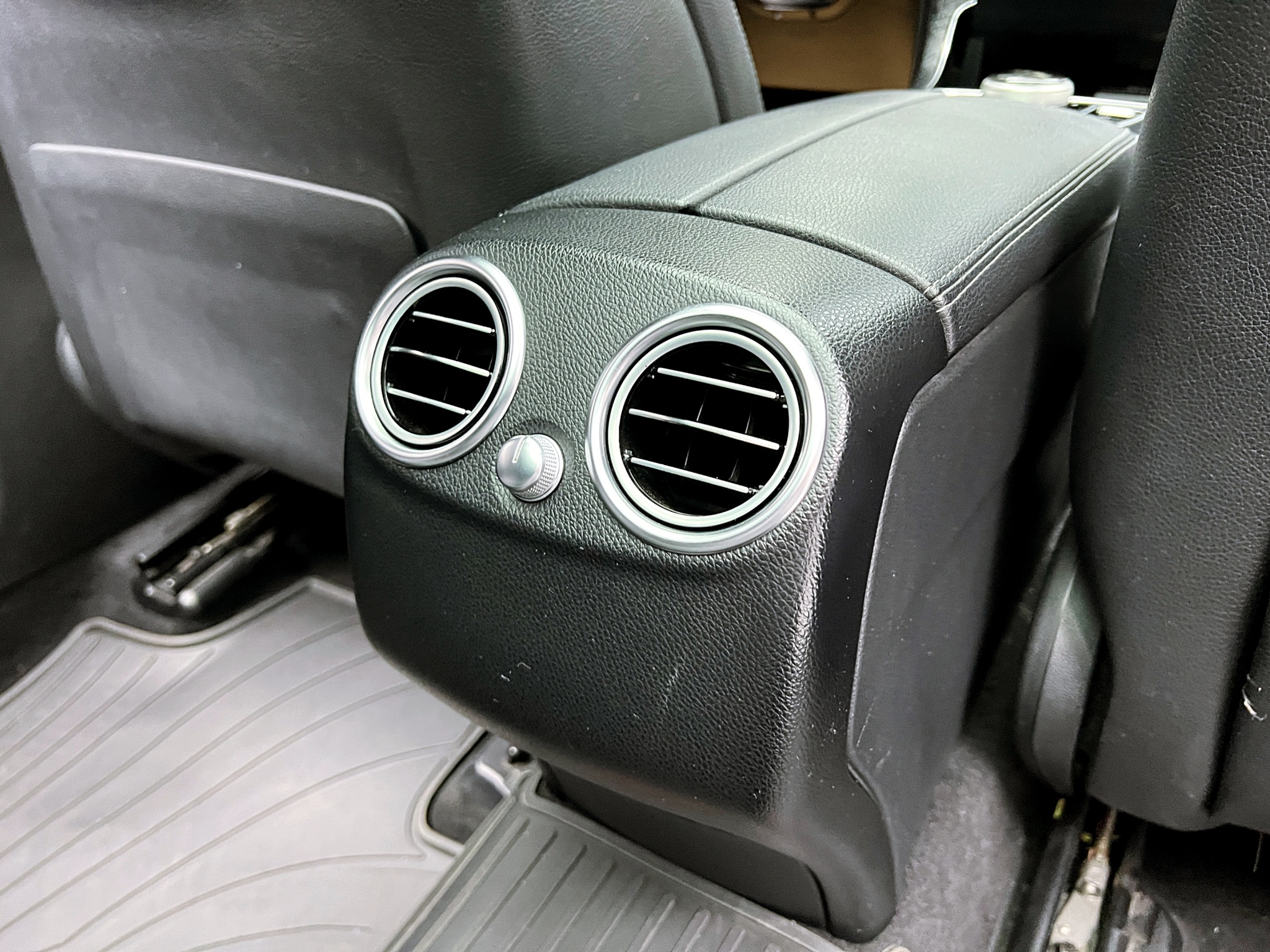 全台到府賞車 2018 Benz GLC250 4MATIC 運動版 X253型『小李經理』元禾國際車業/中古車/促銷中  第14張相片