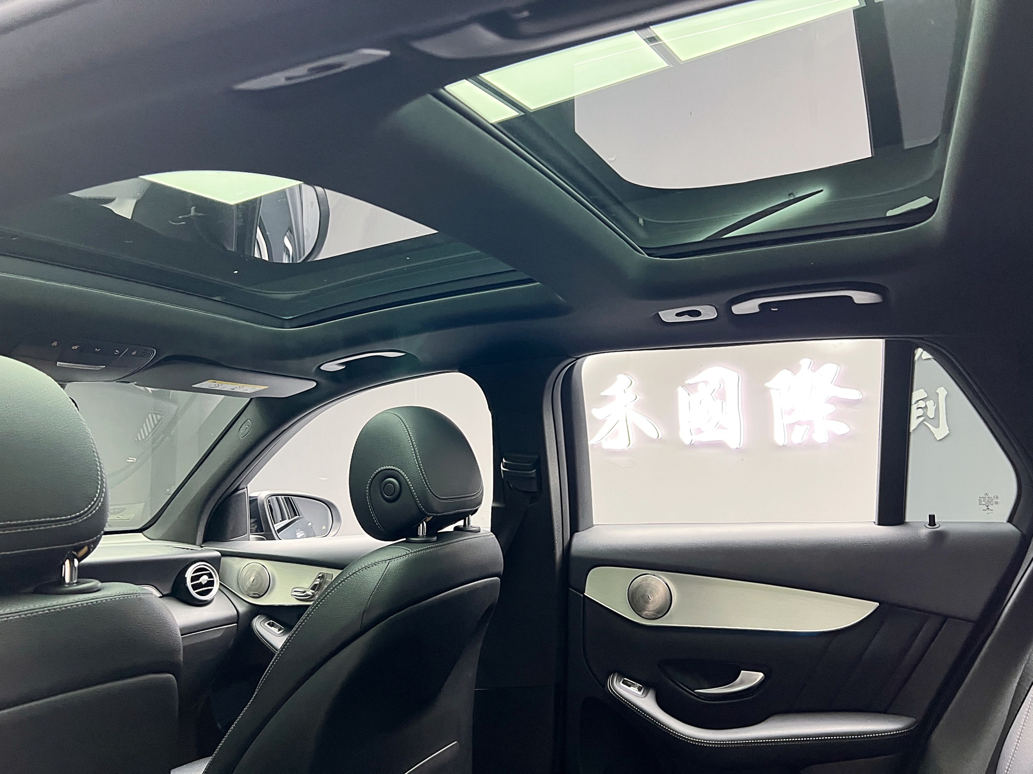 全台到府賞車 2018 Benz GLC250 4MATIC 運動版 X253型『小李經理』元禾國際車業/中古車/促銷中  第15張相片