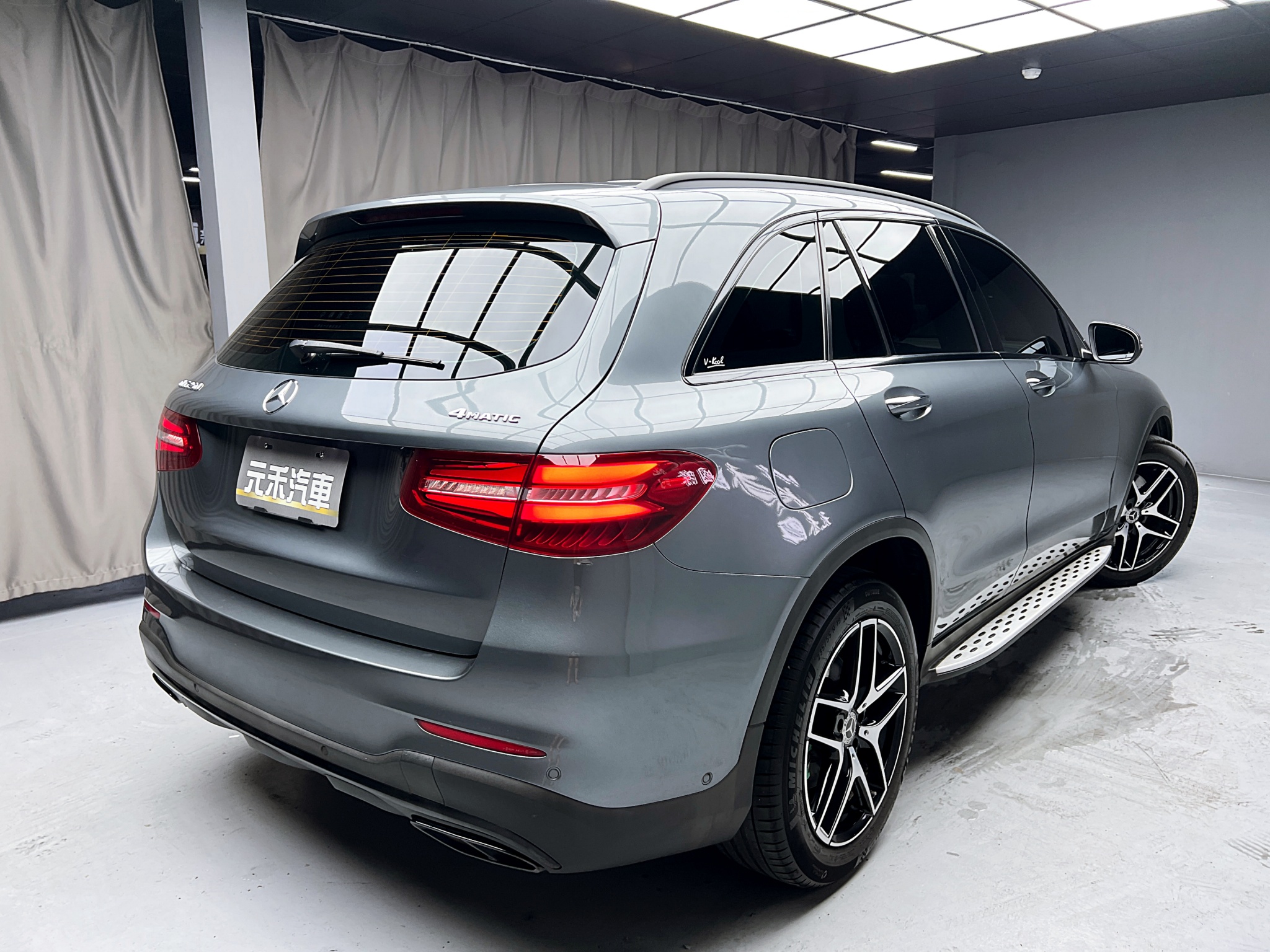 全台到府賞車 2018 Benz GLC250 4MATIC 運動版 X253型『小李經理』元禾國際車業/中古車/促銷中  第19張相片