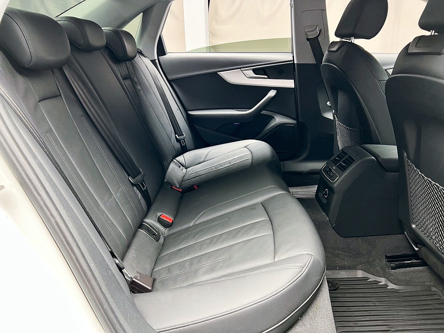 全台到府賞車 2018 Audi A4 Sedan 40TFSI Premium Plus『小李經理』元禾國際車業/中古車/促銷中  第8張相片