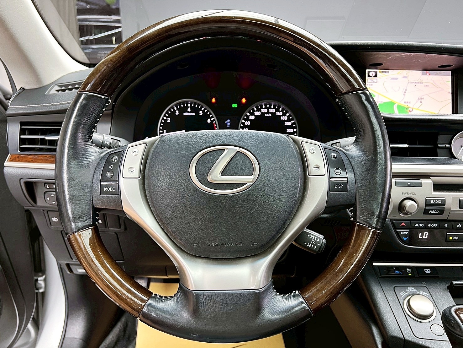全台到府賞車 2015 Lexus ES350 旗艦版『小李經理』元禾國際車業/中古車/促銷中  第13張相片