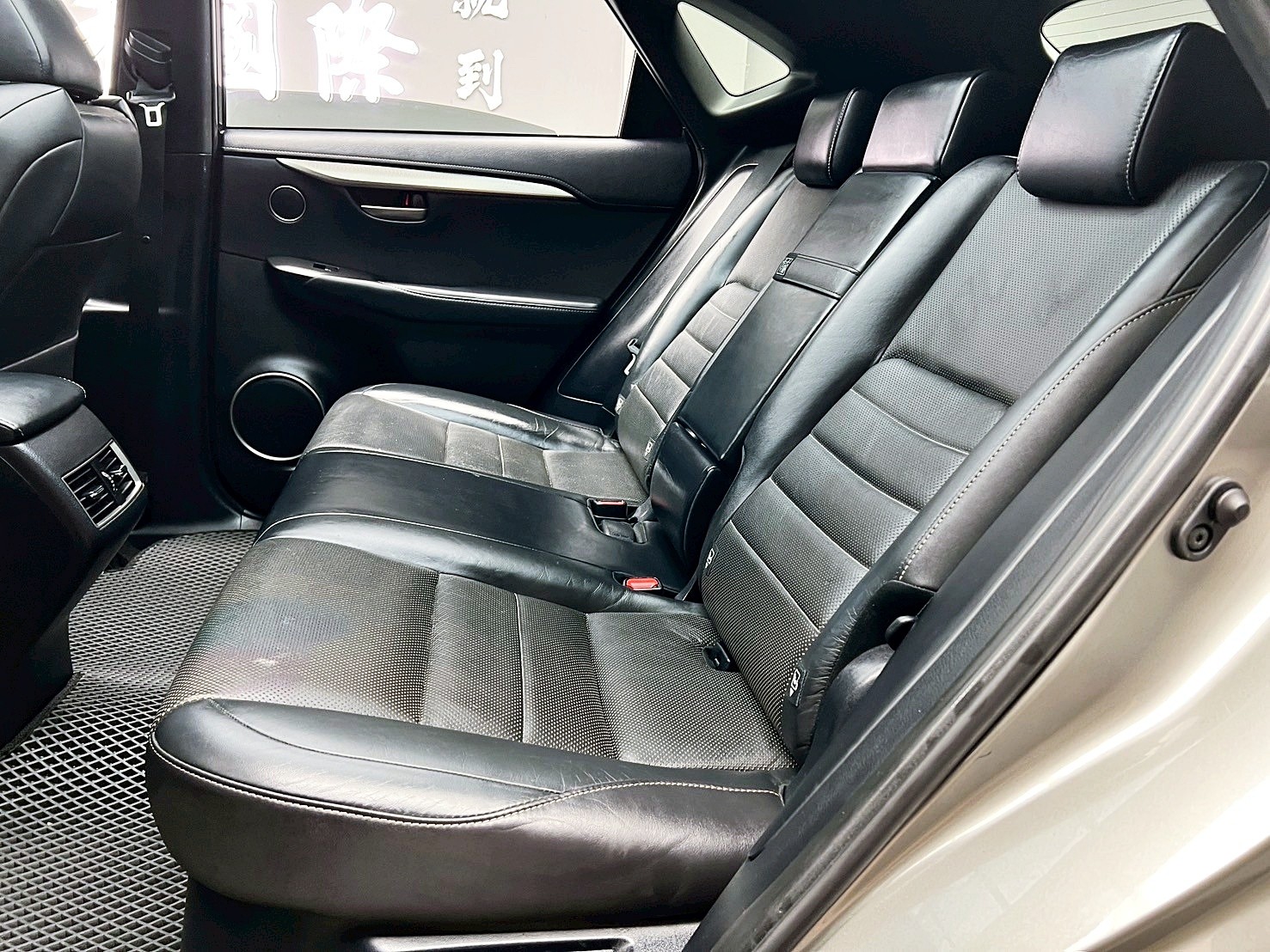 全台到府賞車 2015 Lexus NX300h AWD F-SPORT版『小李經理』元禾國際車業/中古車/促銷中  第7張相片
