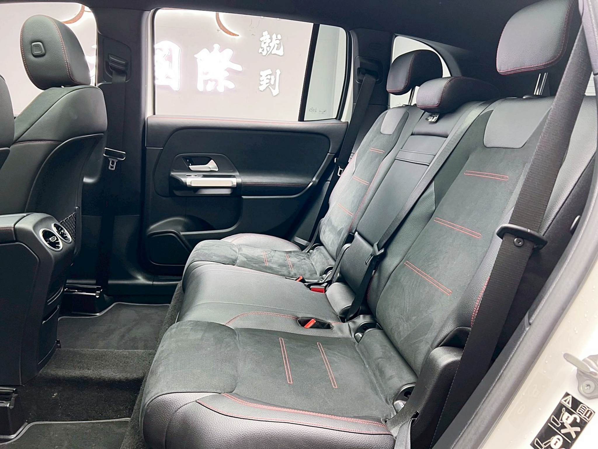 全台到府賞車 2020 Benz GLB250 4Matic AMG 五人座 X247型『小李經理』元禾國際車業/中古車/促銷中  第8張相片
