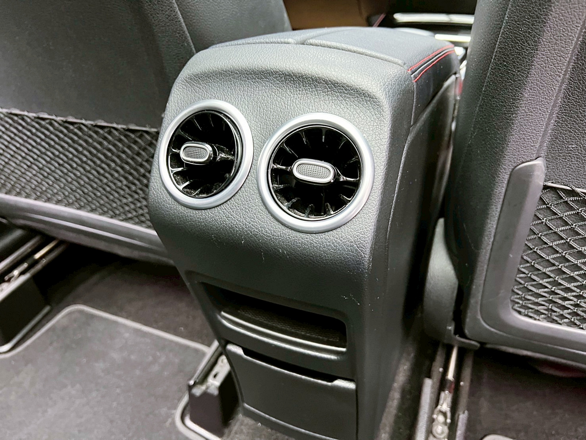 全台到府賞車 2020 Benz GLB250 4Matic AMG 五人座 X247型『小李經理』元禾國際車業/中古車/促銷中  第10張相片