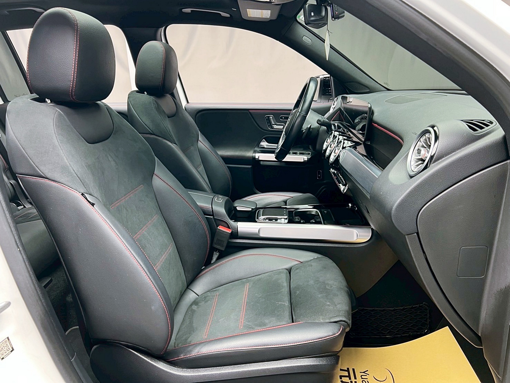 全台到府賞車 2020 Benz GLB250 4Matic AMG 五人座 X247型『小李經理』元禾國際車業/中古車/促銷中  第11張相片