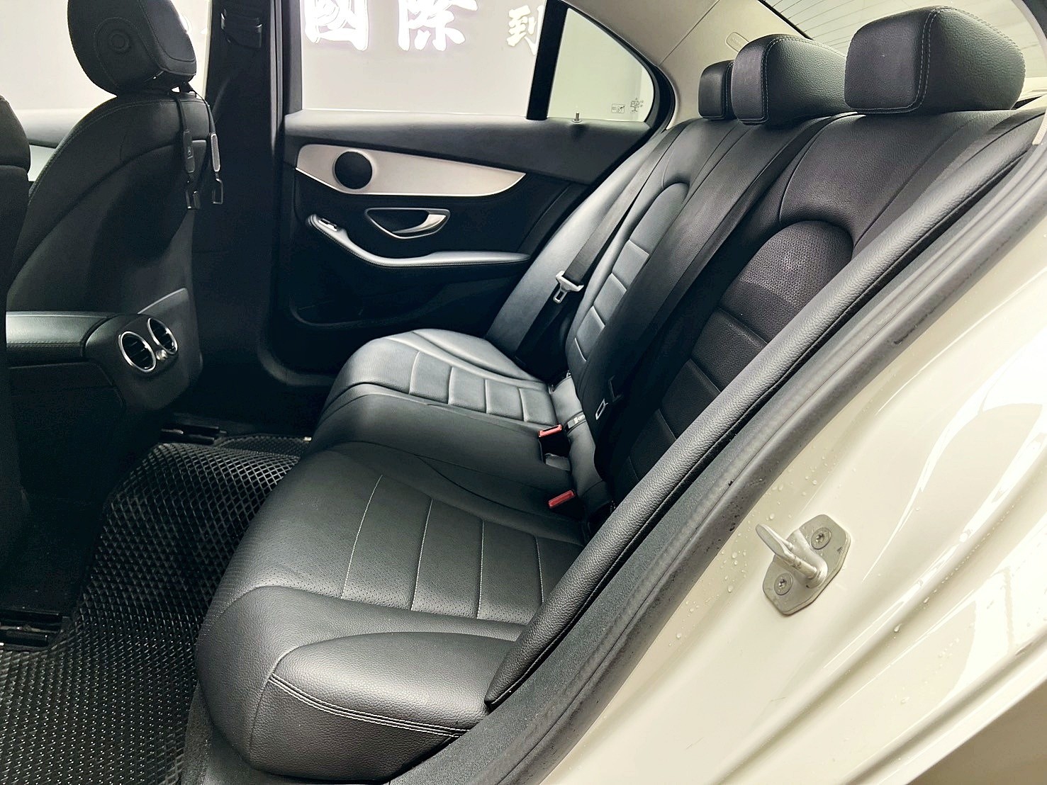 全台到府賞車 2015/16 Benz C200 Sedan Avantgarde W205型『小李經理』元禾國際車業/中古車/促銷中  第6張相片