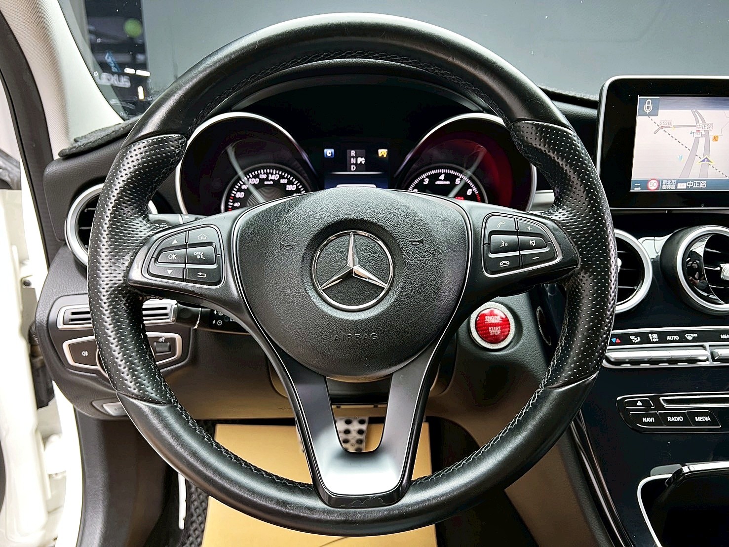 全台到府賞車 2015/16 Benz C200 Sedan Avantgarde W205型『小李經理』元禾國際車業/中古車/促銷中  第11張相片