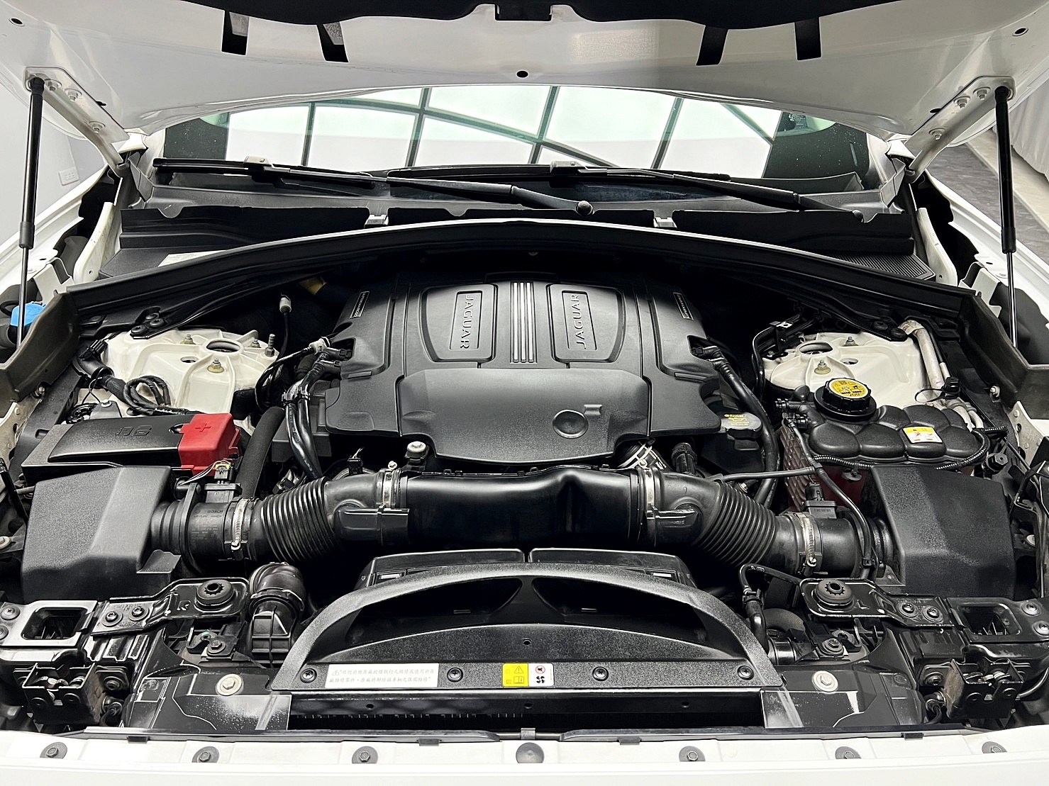 全台到府賞車 2017 Jaguar F-Pace R-Sport 35T AWD『小李經理』元禾國際車業/中古車/促銷中  第16張相片