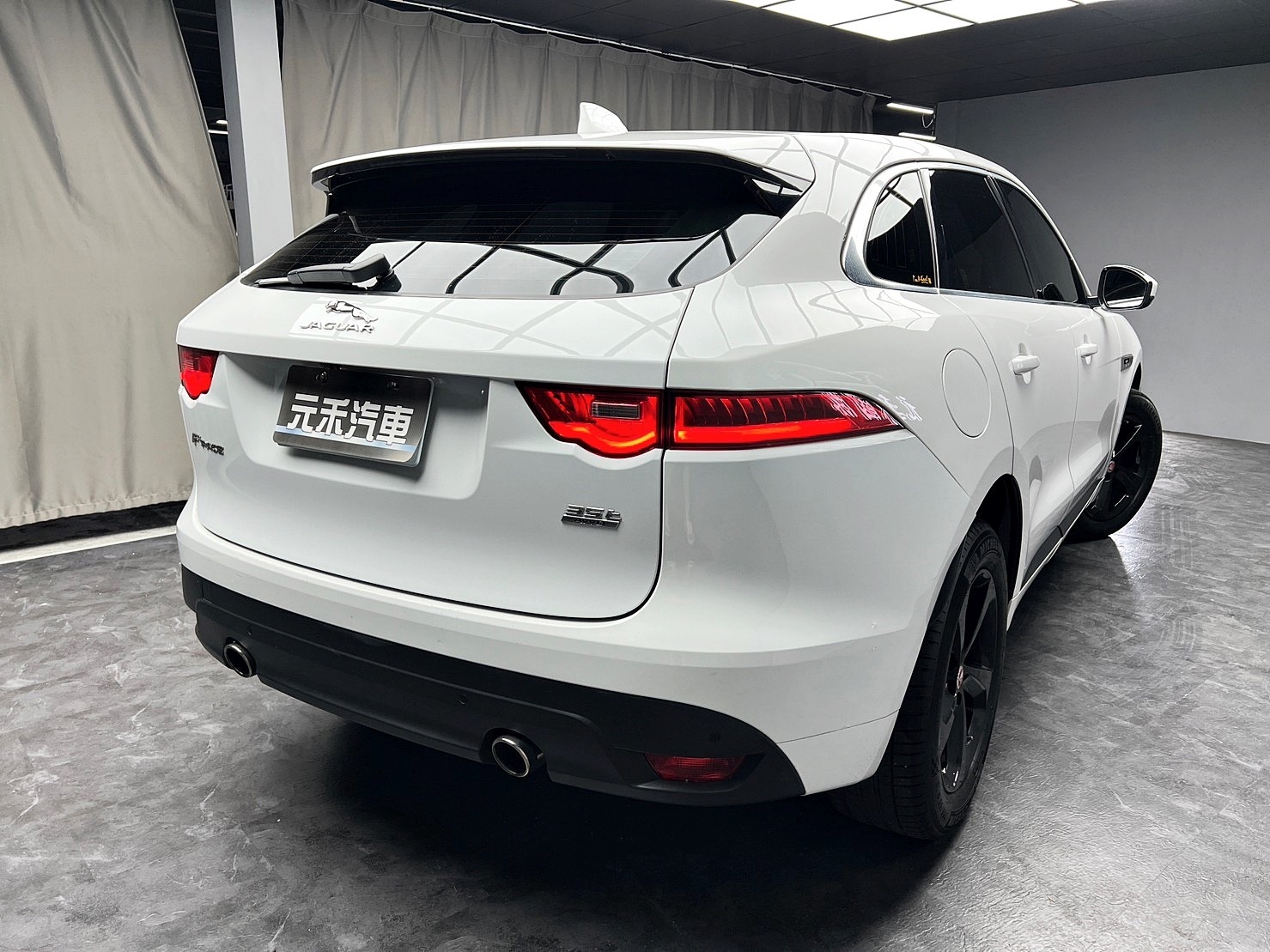 全台到府賞車 2017 Jaguar F-Pace R-Sport 35T AWD『小李經理』元禾國際車業/中古車/促銷中  第18張相片