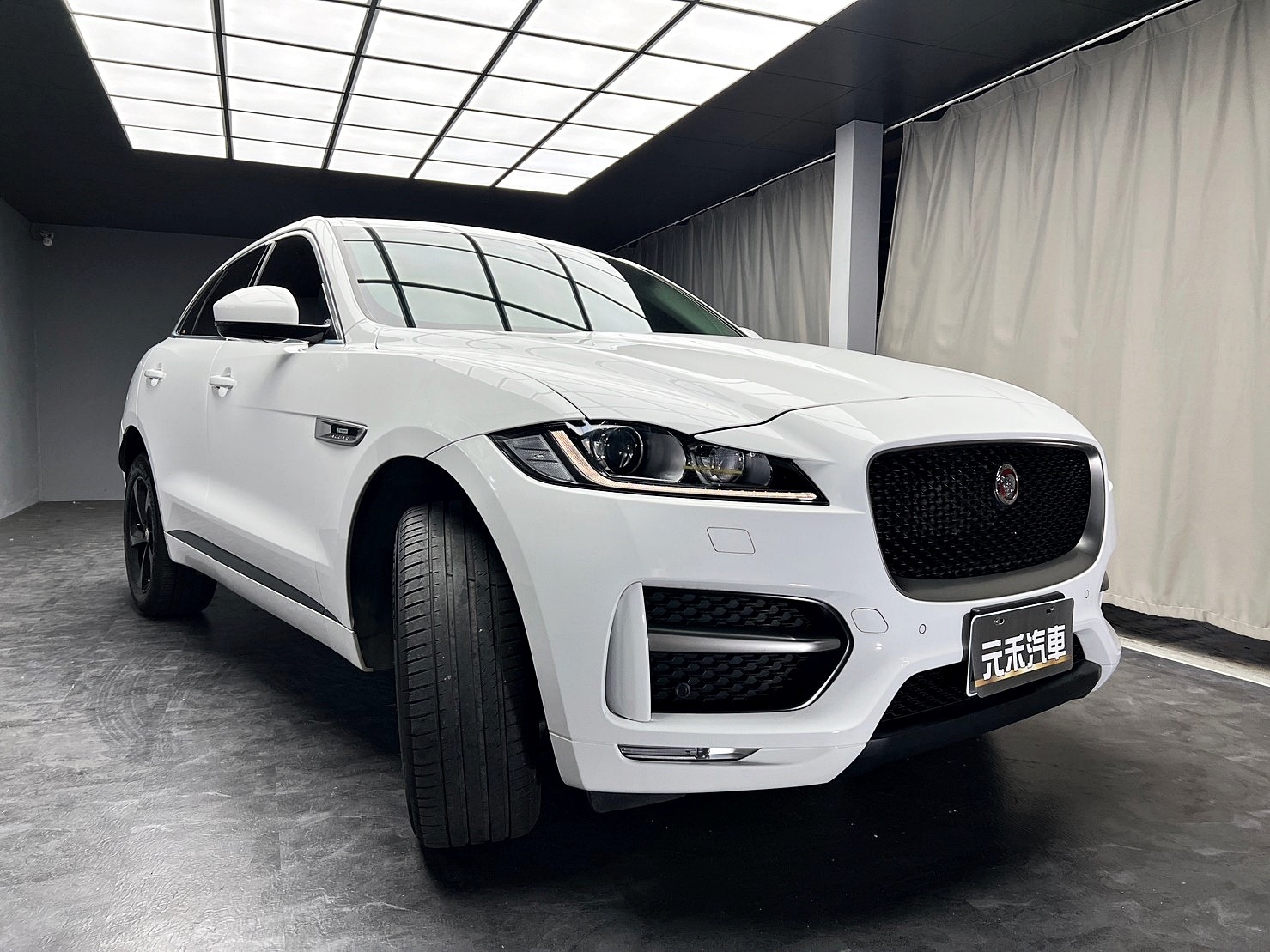 全台到府賞車 2017 Jaguar F-Pace R-Sport 35T AWD『小李經理』元禾國際車業/中古車/促銷中  第19張相片