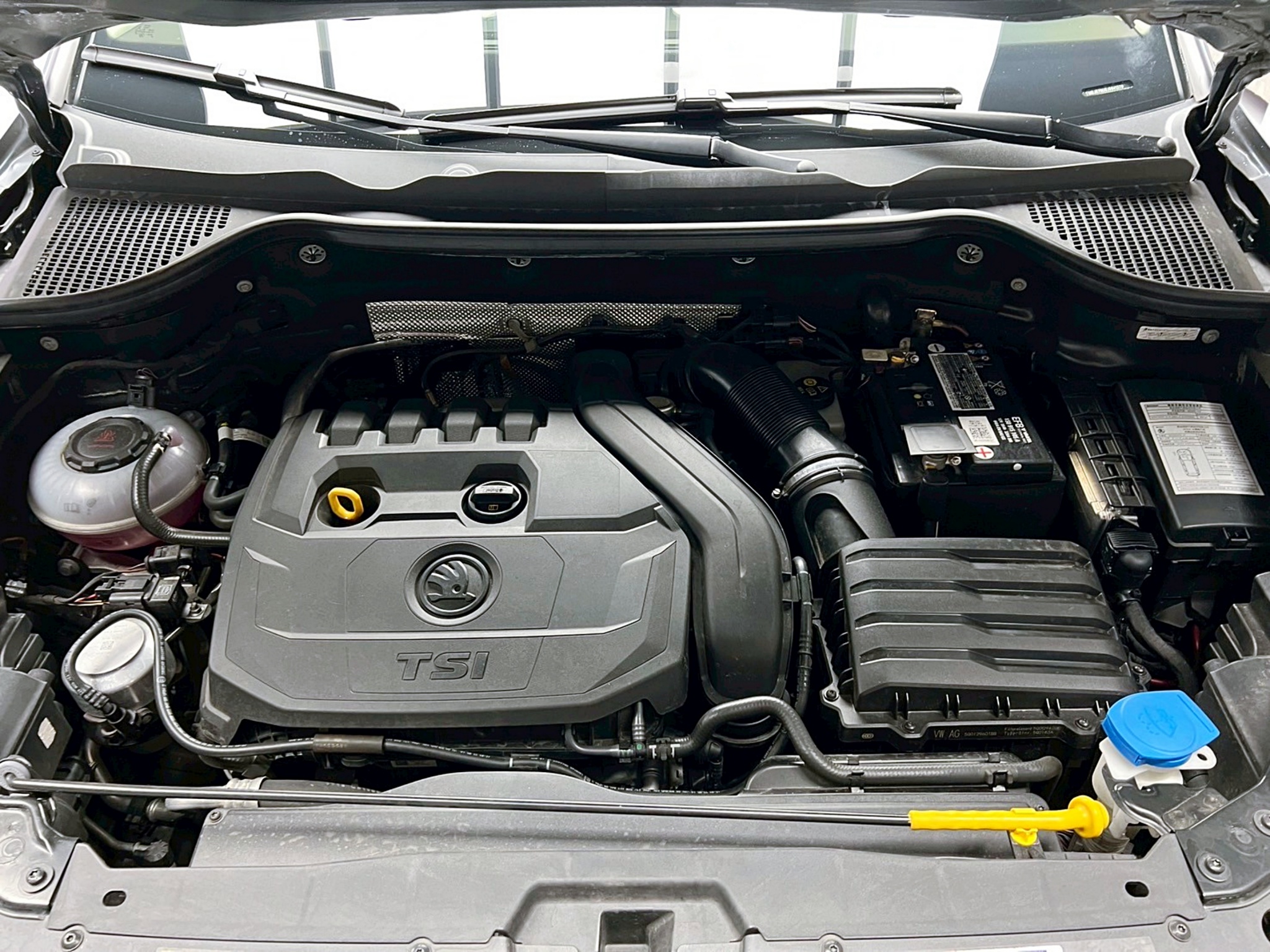 全台到府賞車 2018 Skoda Karoq TSI 尊榮版『小李經理』元禾國際車業/中古車/促銷中  第4張相片