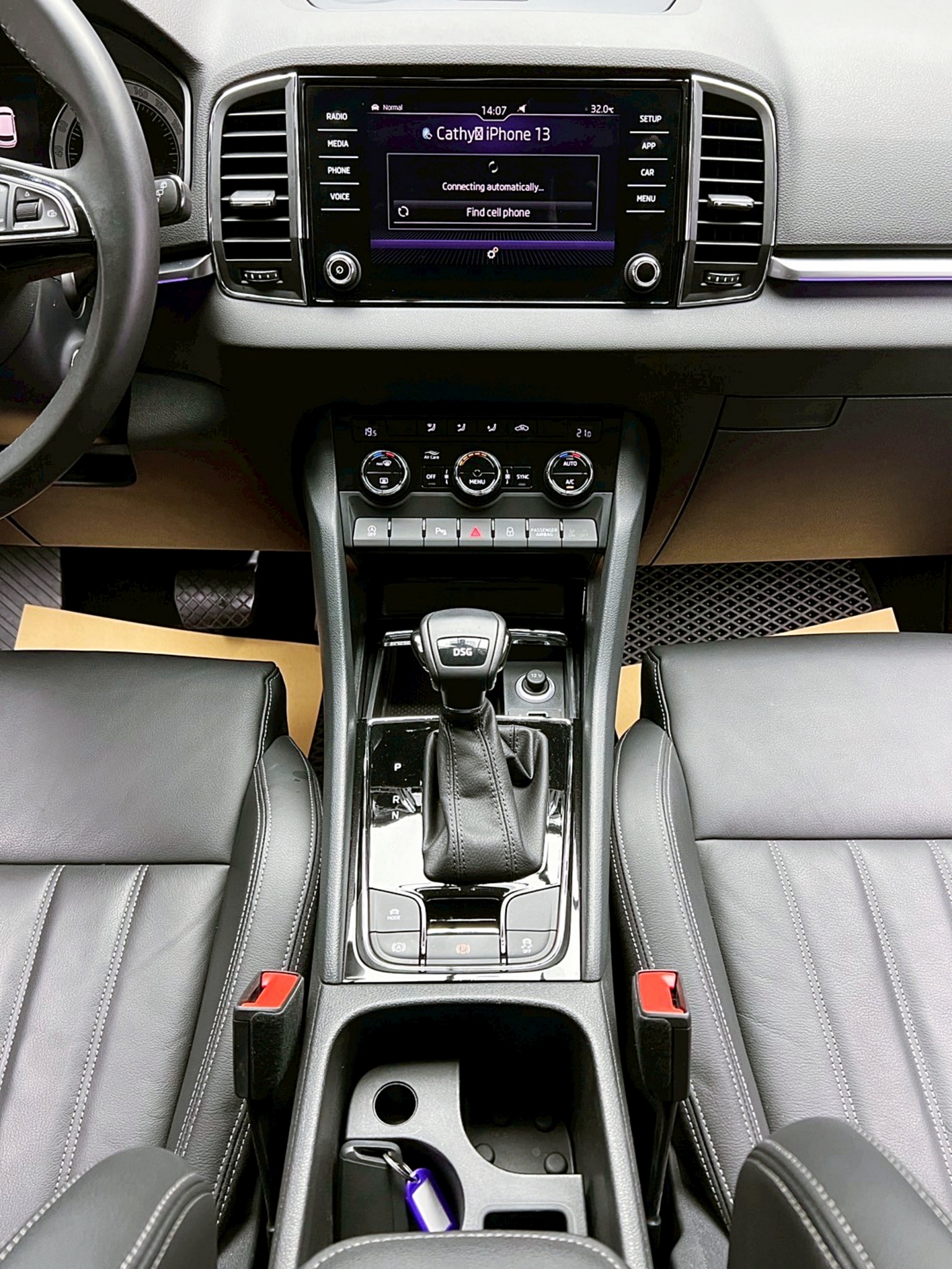 全台到府賞車 2018 Skoda Karoq TSI 尊榮版『小李經理』元禾國際車業/中古車/促銷中  第12張相片