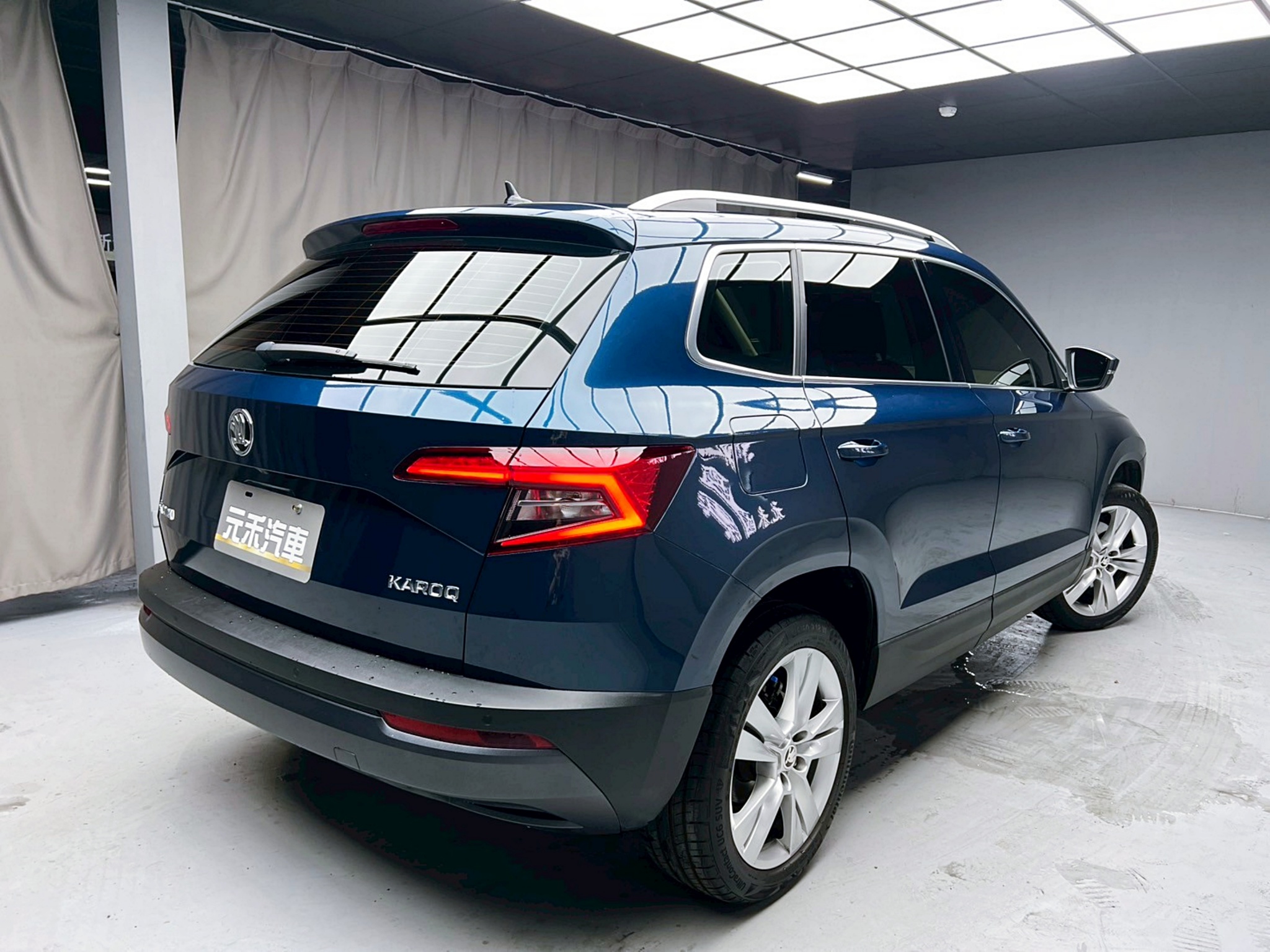 全台到府賞車 2018 Skoda Karoq TSI 尊榮版『小李經理』元禾國際車業/中古車/促銷中  第19張相片