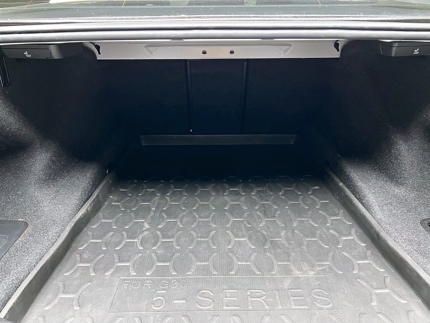 全台到府賞車 2017 BMW 530i Sedan Sport Line G30型『小李經理』元禾國際車業/中古車/促銷中  第20張相片