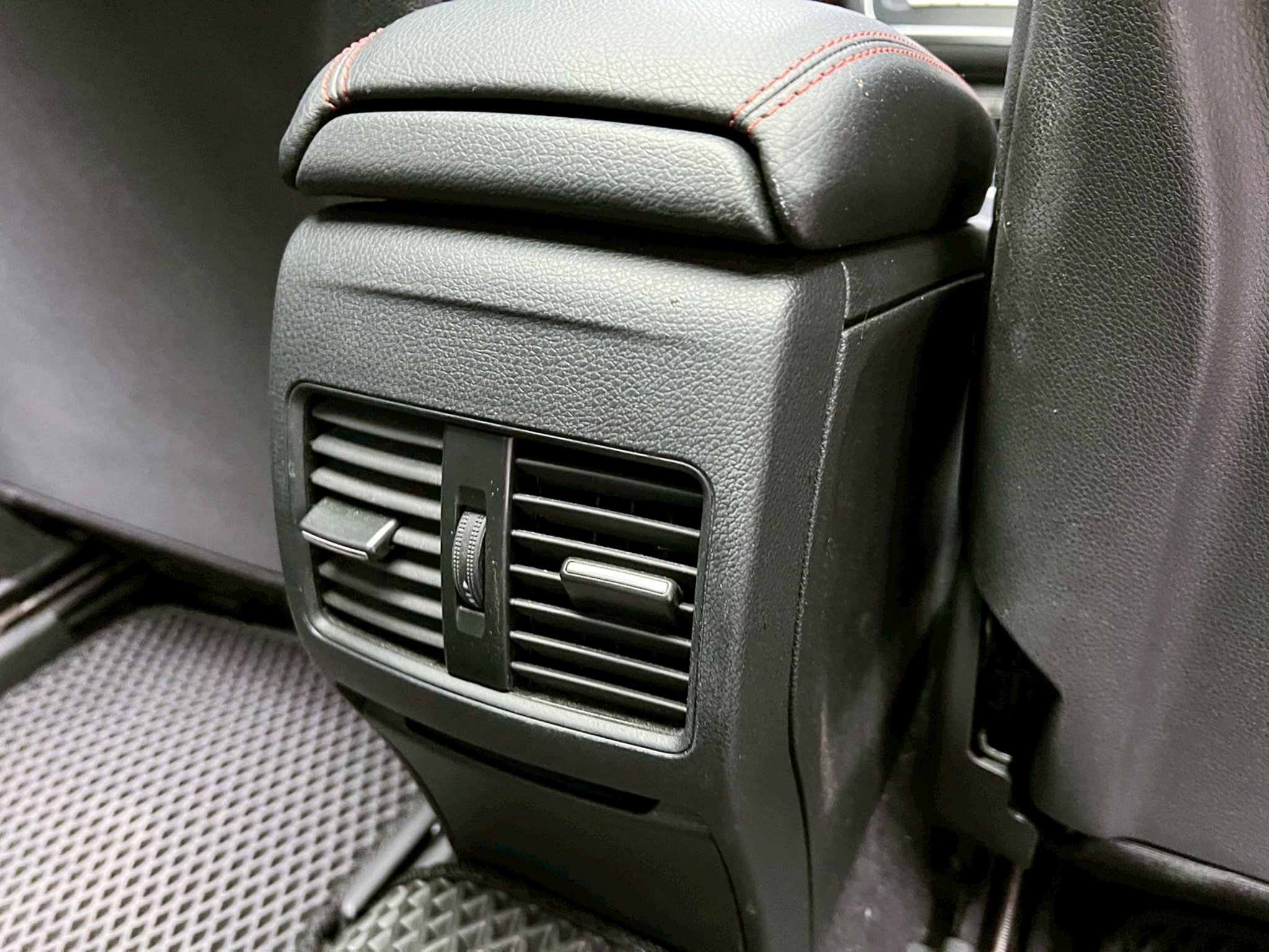 全台到府賞車 2016 Benz CLA250 AMG C177型『小李經理』元禾國際車業/中古車/促銷中  第10張相片