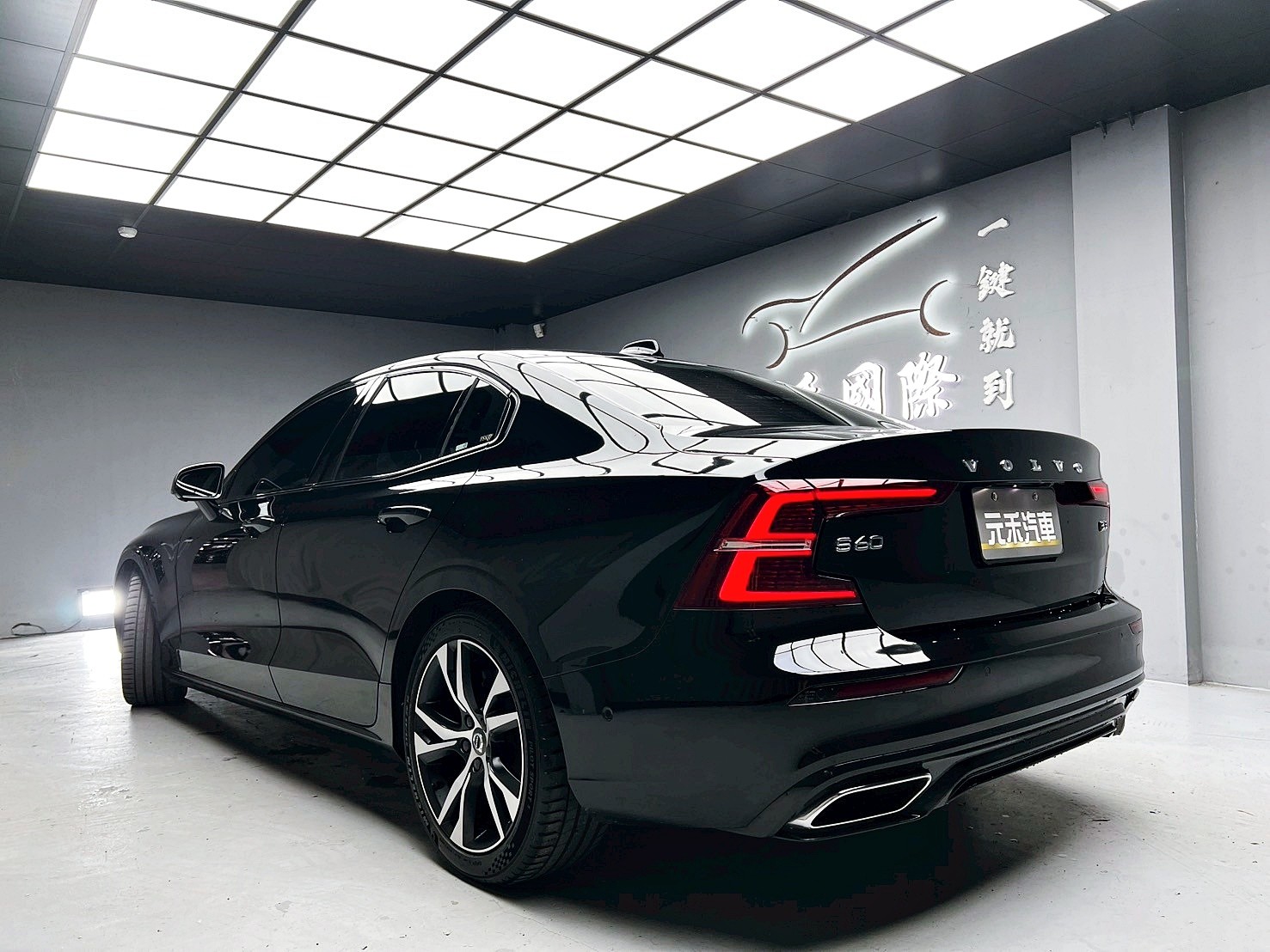 全台到府賞車 2020/21 Volvo S60 B5 R-Design『小李經理』元禾國際車業/中古車/促銷中  第3張相片