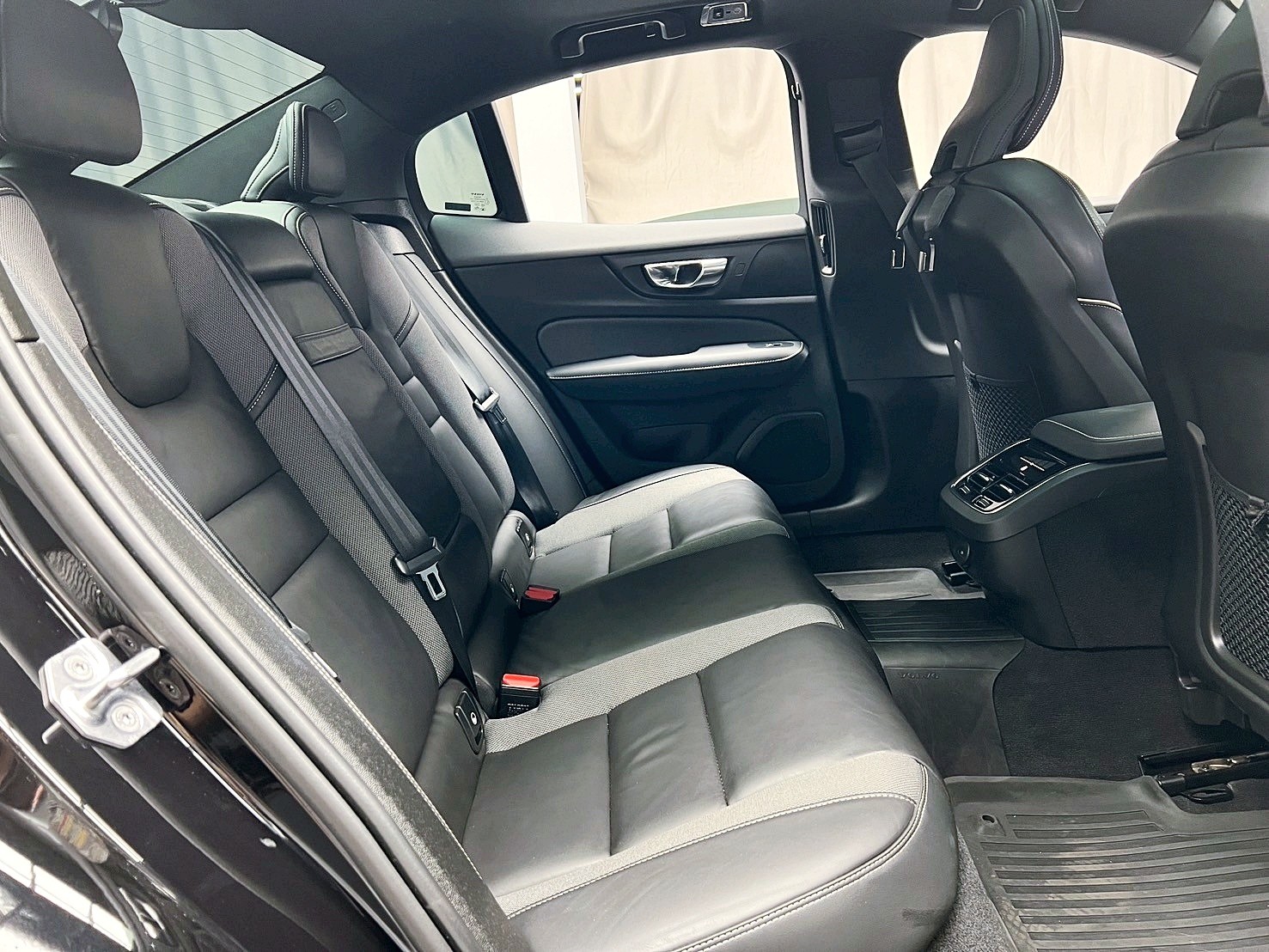 全台到府賞車 2020/21 Volvo S60 B5 R-Design『小李經理』元禾國際車業/中古車/促銷中  第10張相片