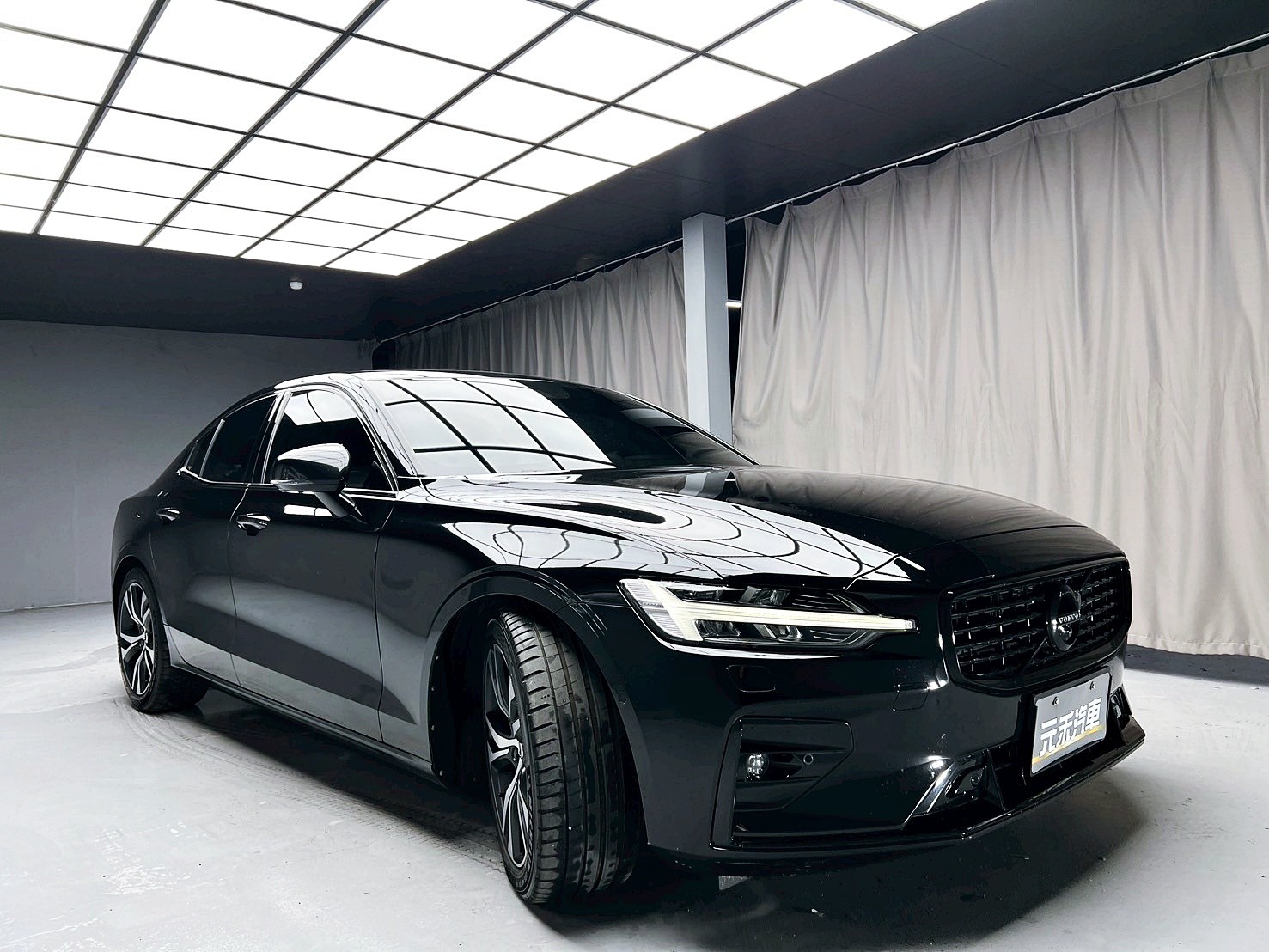 全台到府賞車 2020/21 Volvo S60 B5 R-Design『小李經理』元禾國際車業/中古車/促銷中  第17張相片