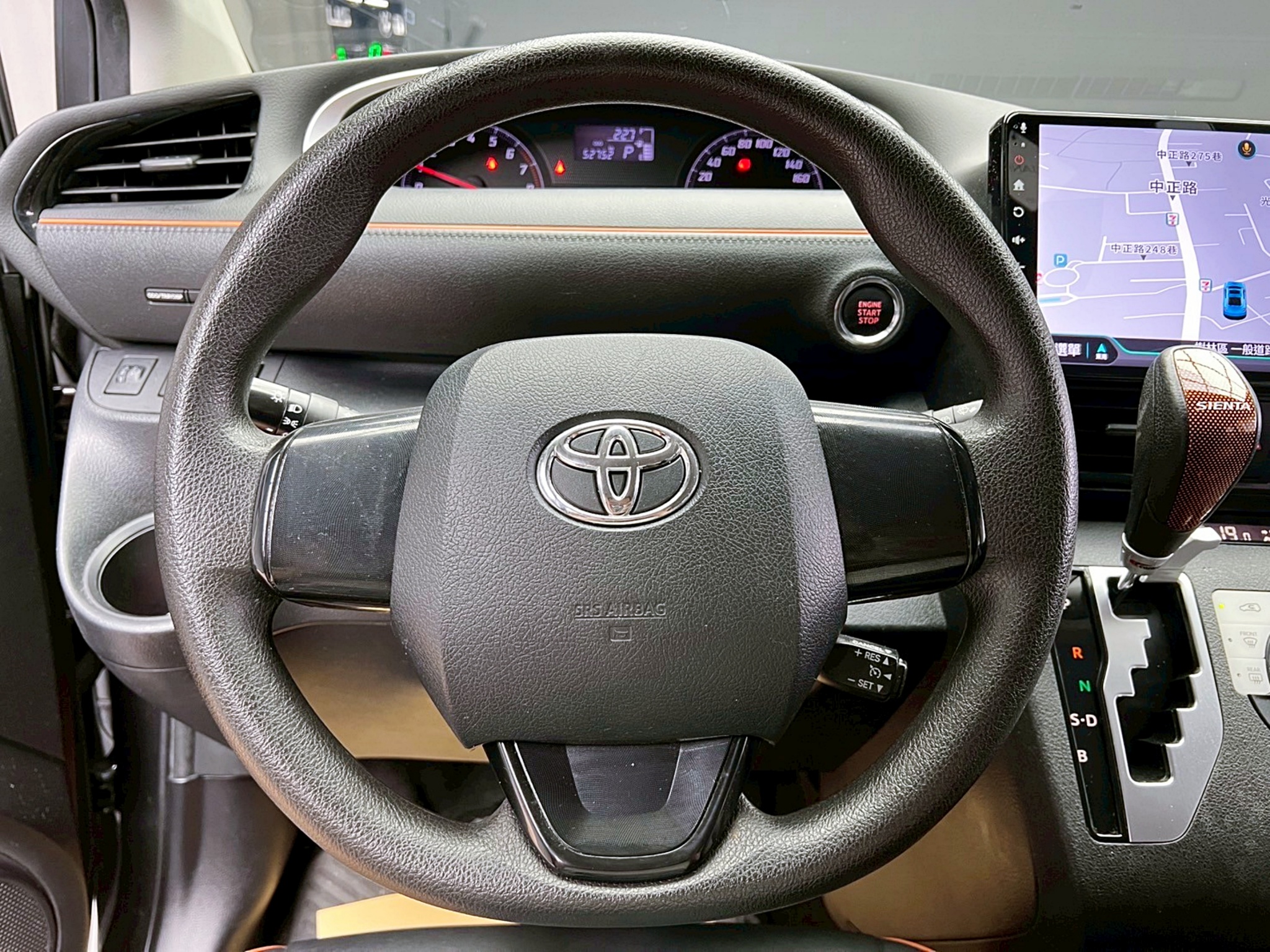 全台到府賞車 2018 Toyota Sienta 5人座豪華＋『小李經理』元禾國際車業/中古車/促銷中  第13張相片