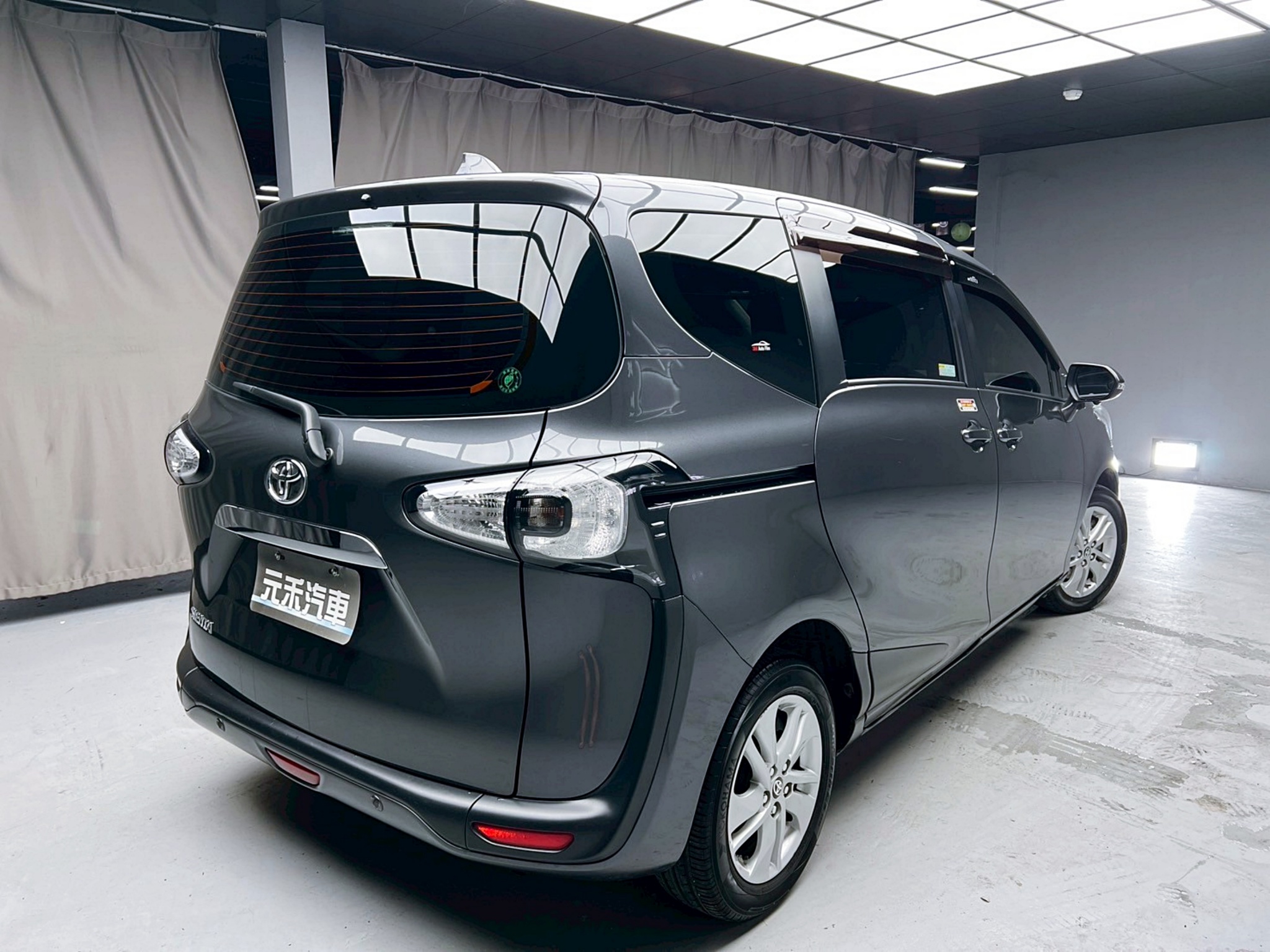 全台到府賞車 2018 Toyota Sienta 5人座豪華＋『小李經理』元禾國際車業/中古車/促銷中  第18張相片