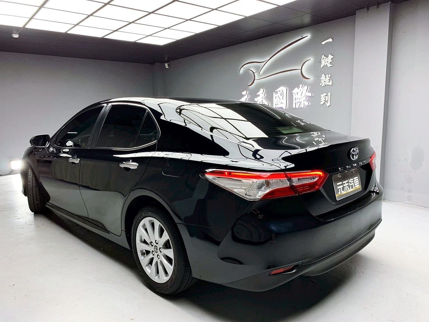 全台到府賞車 2019 Toyota Camry 豪華版『小李經理』元禾國際車業/中古車/促銷中  第3張相片