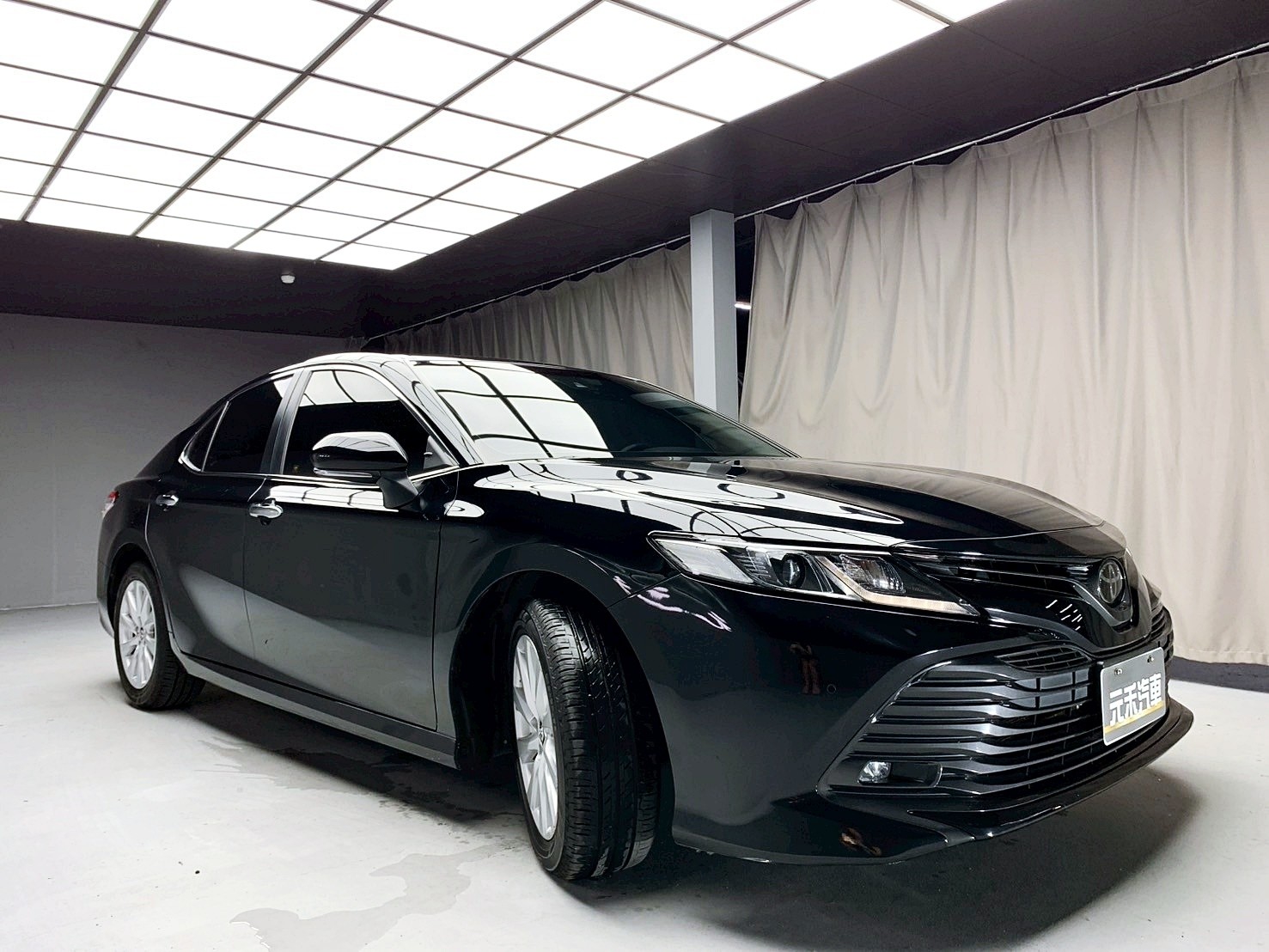 全台到府賞車 2019 Toyota Camry 豪華版『小李經理』元禾國際車業/中古車/促銷中  第17張相片