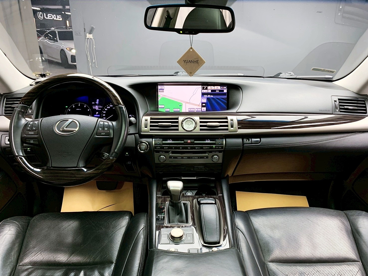 全台到府賞車 2014 Lexus LS460L 首席長軸版『小李經理』元禾國際車業/中古車/促銷中  第9張相片