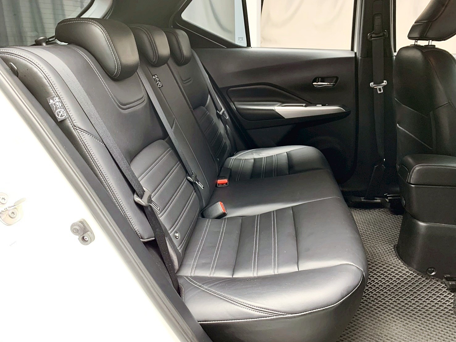 全台到府賞車 2018/19 Nissan Kicks 智行旗艦版『小李經理』元禾國際車業/中古車/促銷中  第8張相片