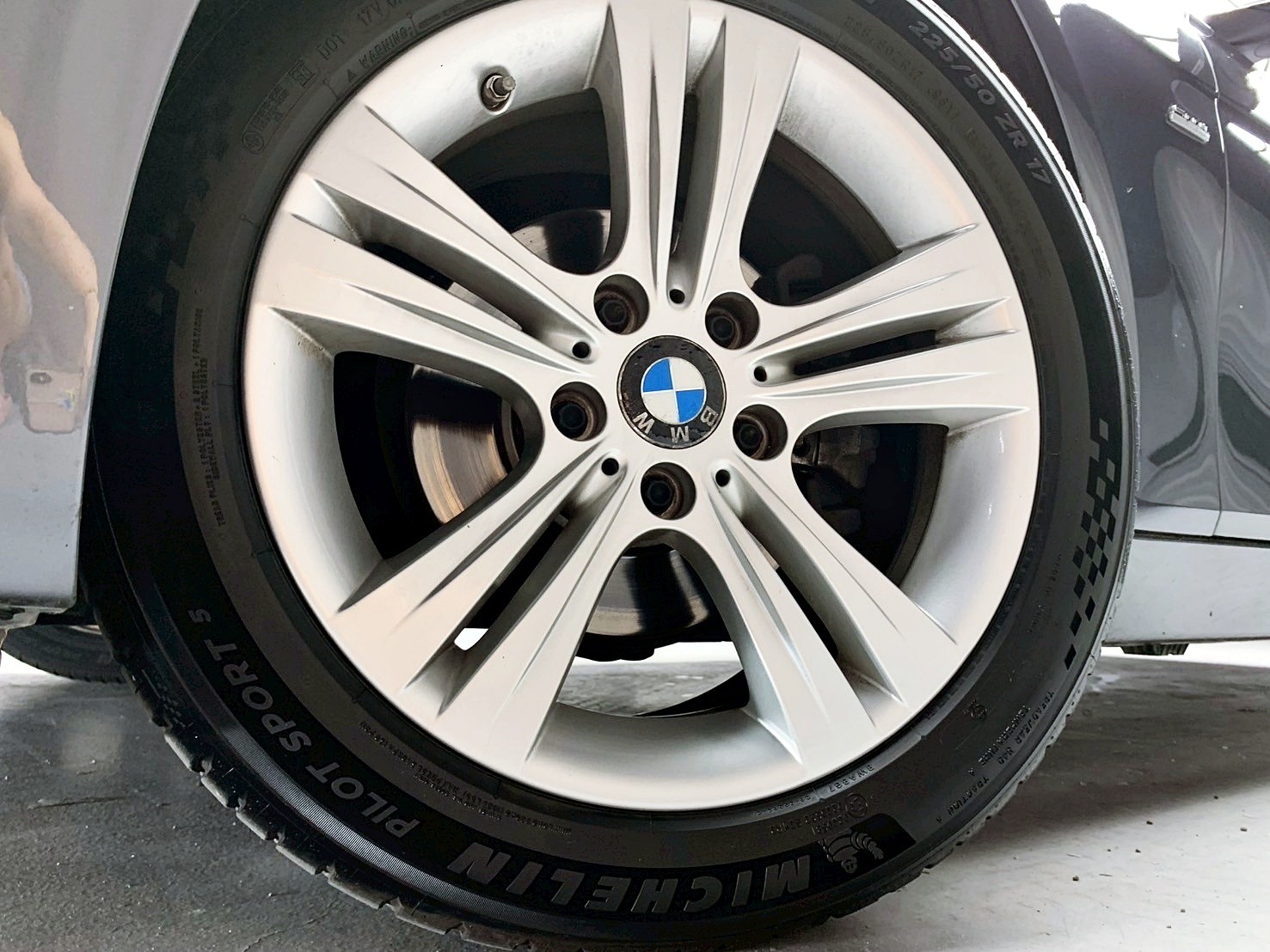 全台到府賞車 2016/17 BMW 320i Sedan Sport F30型『小李經理』元禾國際車業/中古車/促銷中  第5張相片