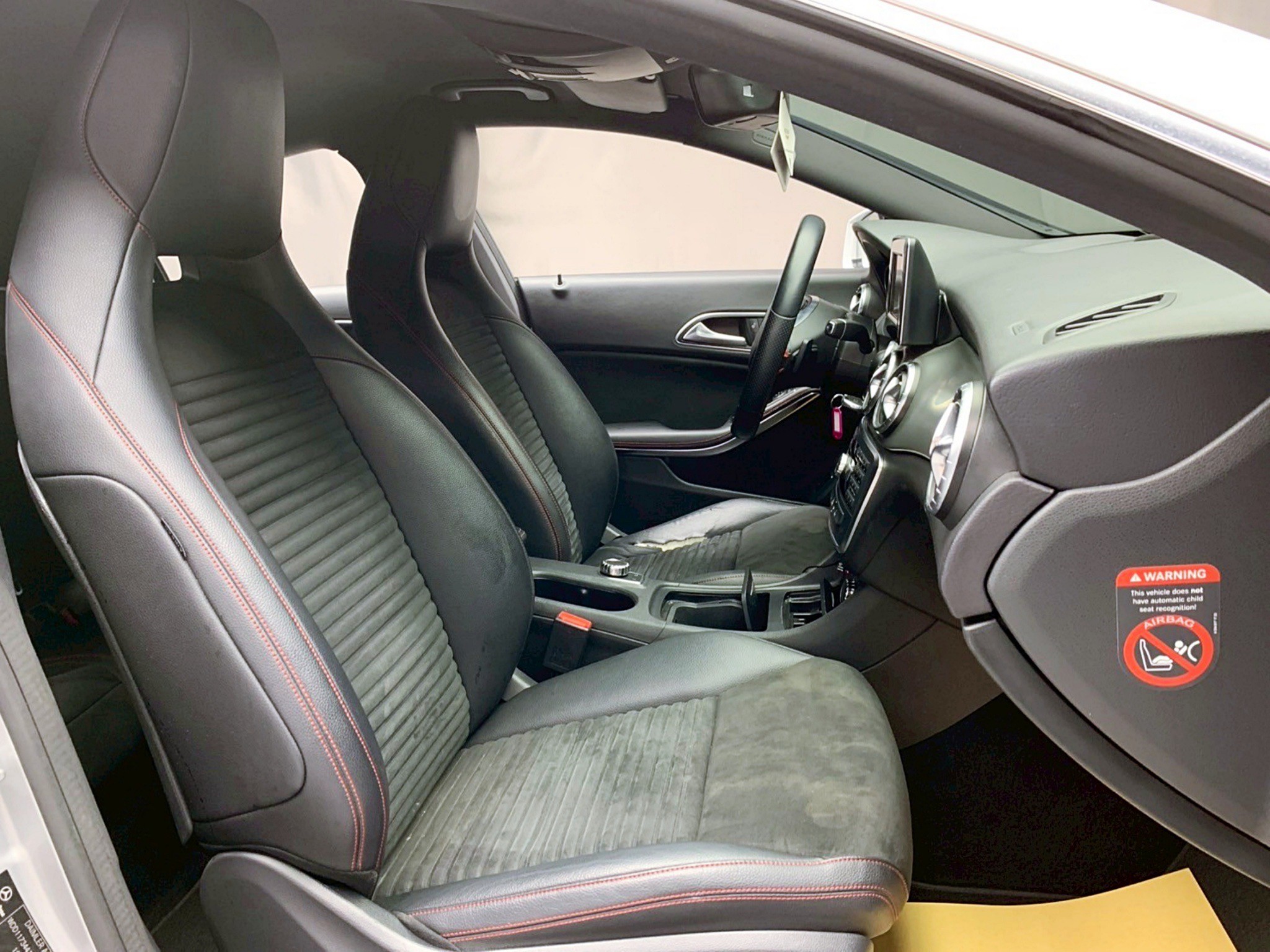 全台到府賞車 2013/14 Benz CLA250 AMG C117型『小李經理』元禾國際車業/中古車/促銷中  第10張相片