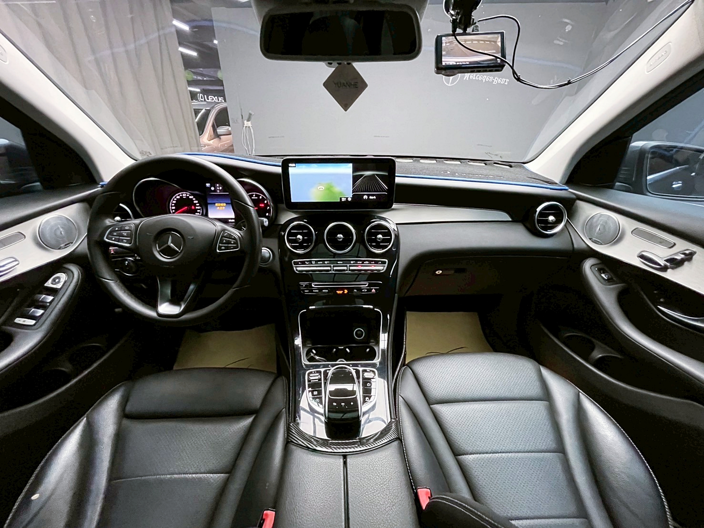 全台到府賞車 2016/17 Benz GLC300 X253型『小李經理』元禾國際車業/中古車/促銷中  第12張相片