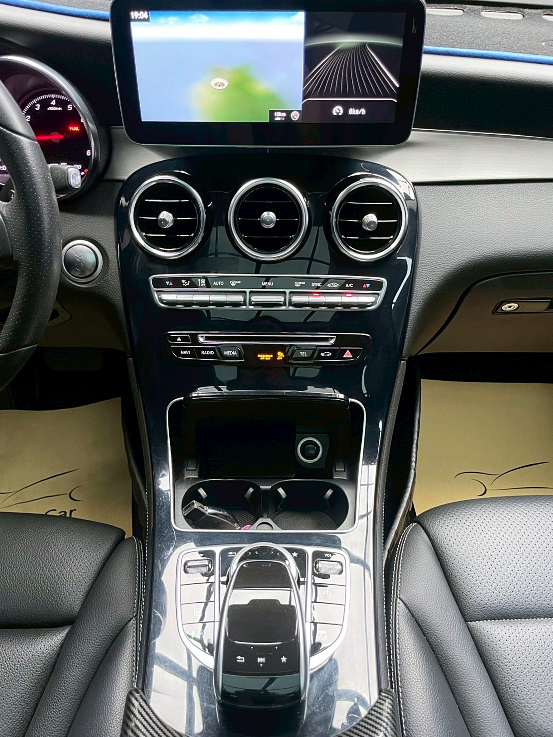 全台到府賞車 2016/17 Benz GLC300 X253型『小李經理』元禾國際車業/中古車/促銷中  第13張相片