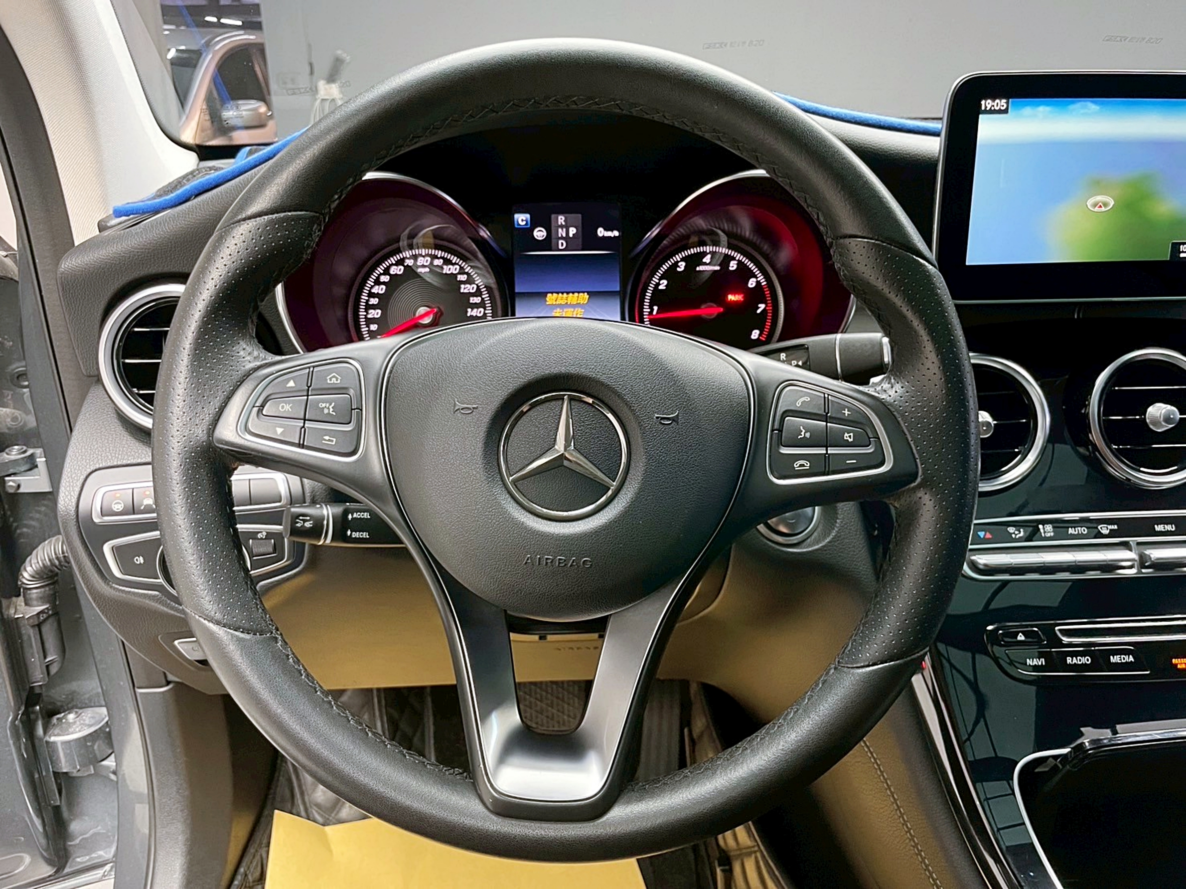 全台到府賞車 2016/17 Benz GLC300 X253型『小李經理』元禾國際車業/中古車/促銷中  第14張相片