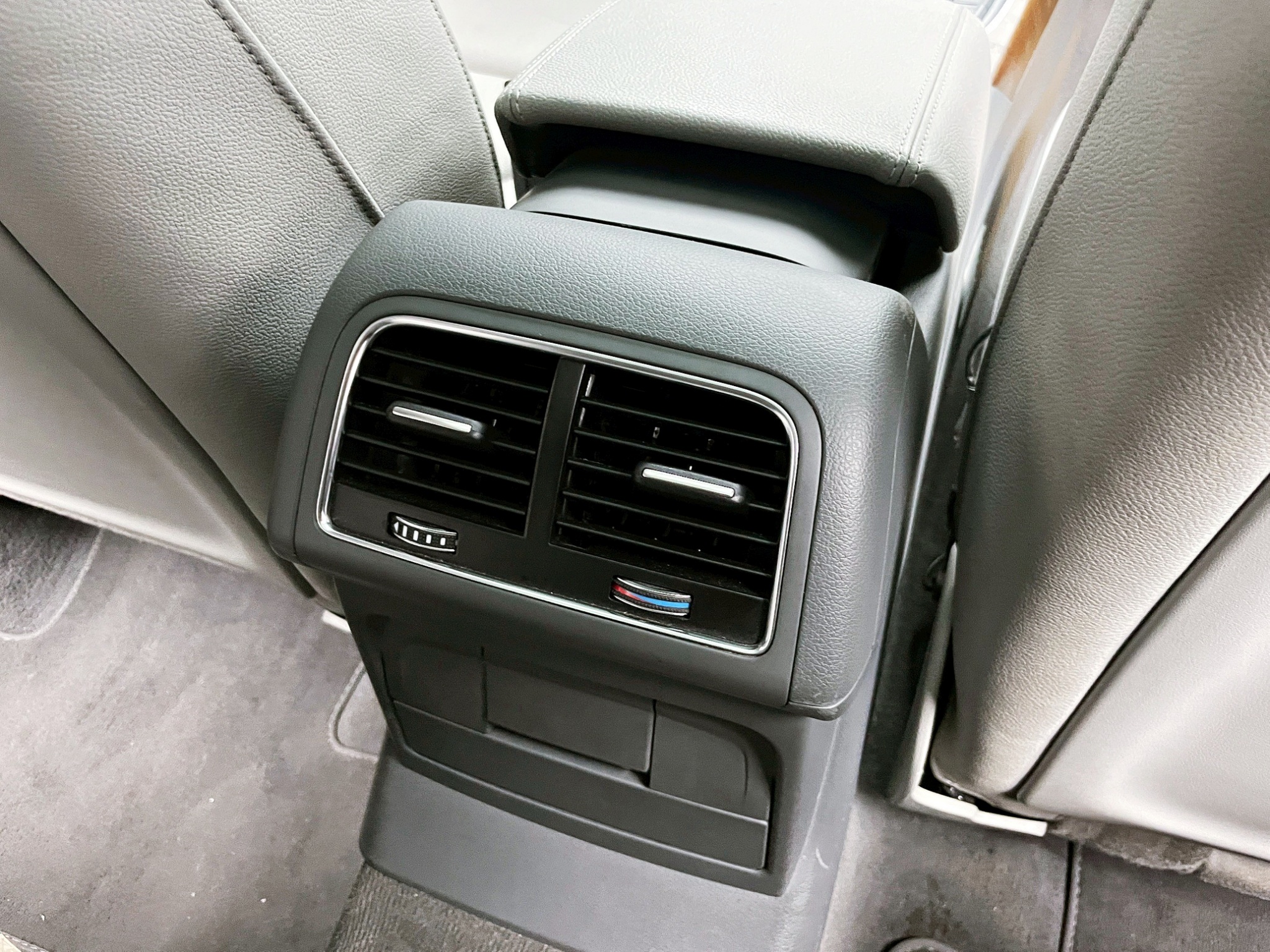 全台到府賞車 2012/13 Audi Q5 TDI Quattro『小李經理』元禾國際車業/中古車/促銷中  第10張相片