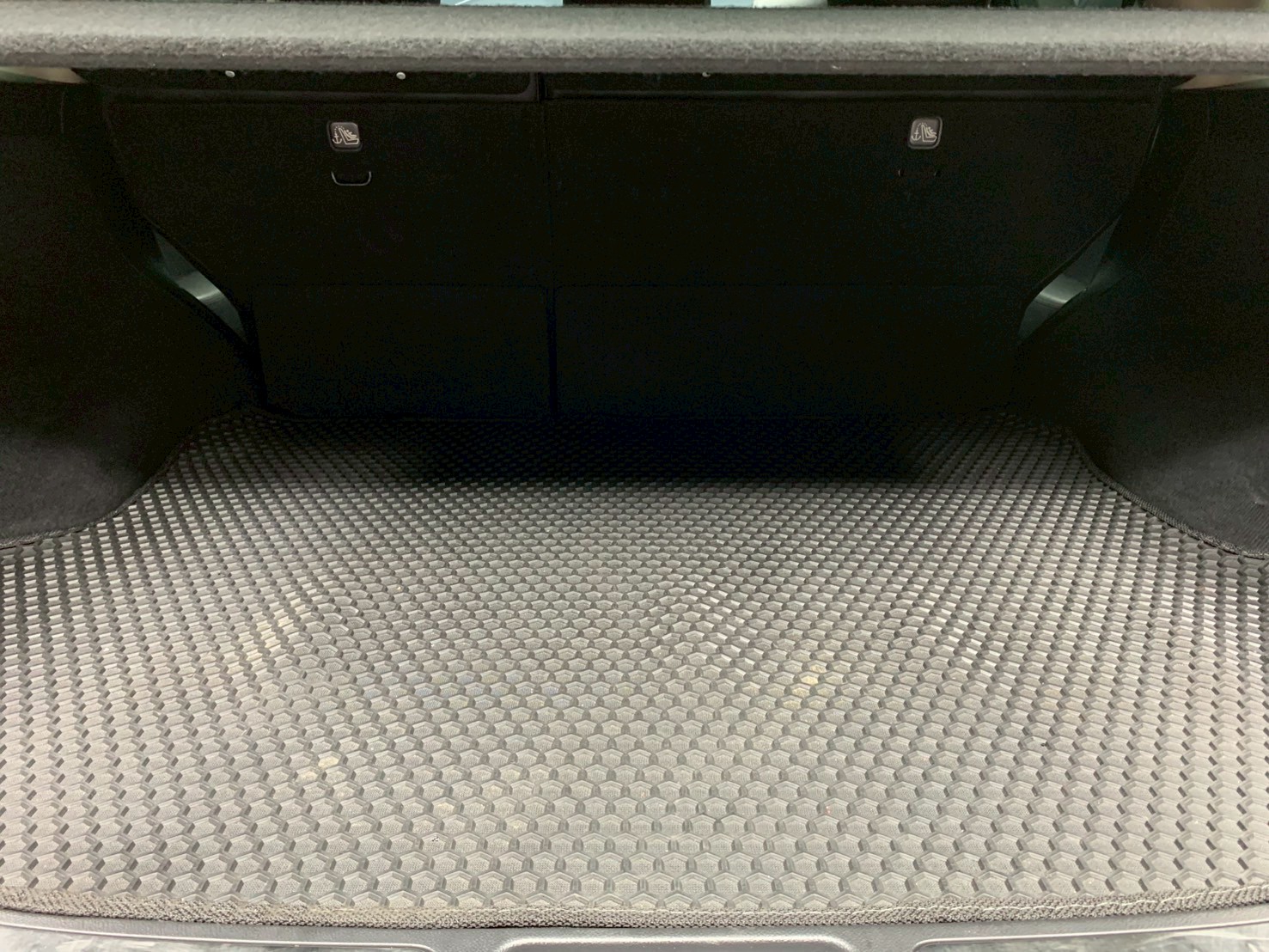 全台到府賞車 2018 Infiniti QX70 V6旗艦款『小李經理』元禾國際車業/中古車/促銷中  第17張相片