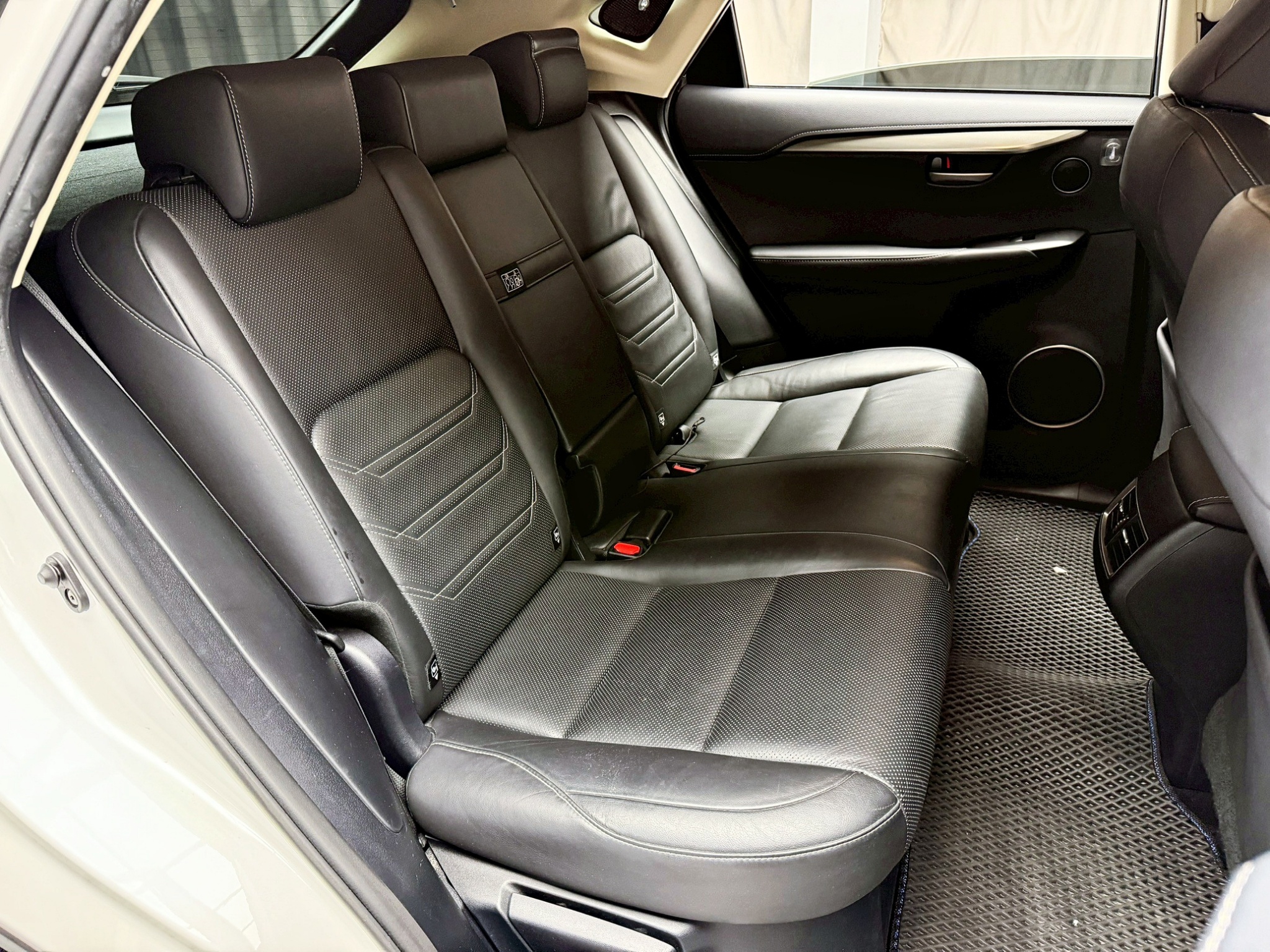 全台到府賞車 2014/15 Lexus NX300h 豪華版『小李經理』元禾國際車業/中古車/促銷中  第9張相片