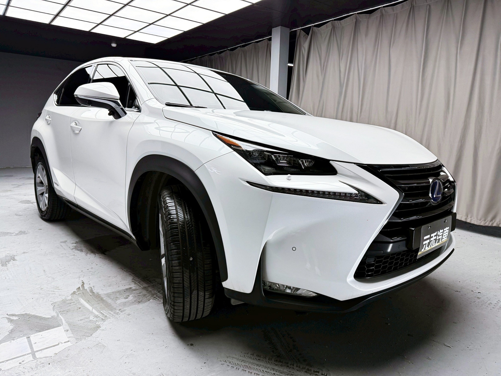 全台到府賞車 2014/15 Lexus NX300h 豪華版『小李經理』元禾國際車業/中古車/促銷中  第19張相片