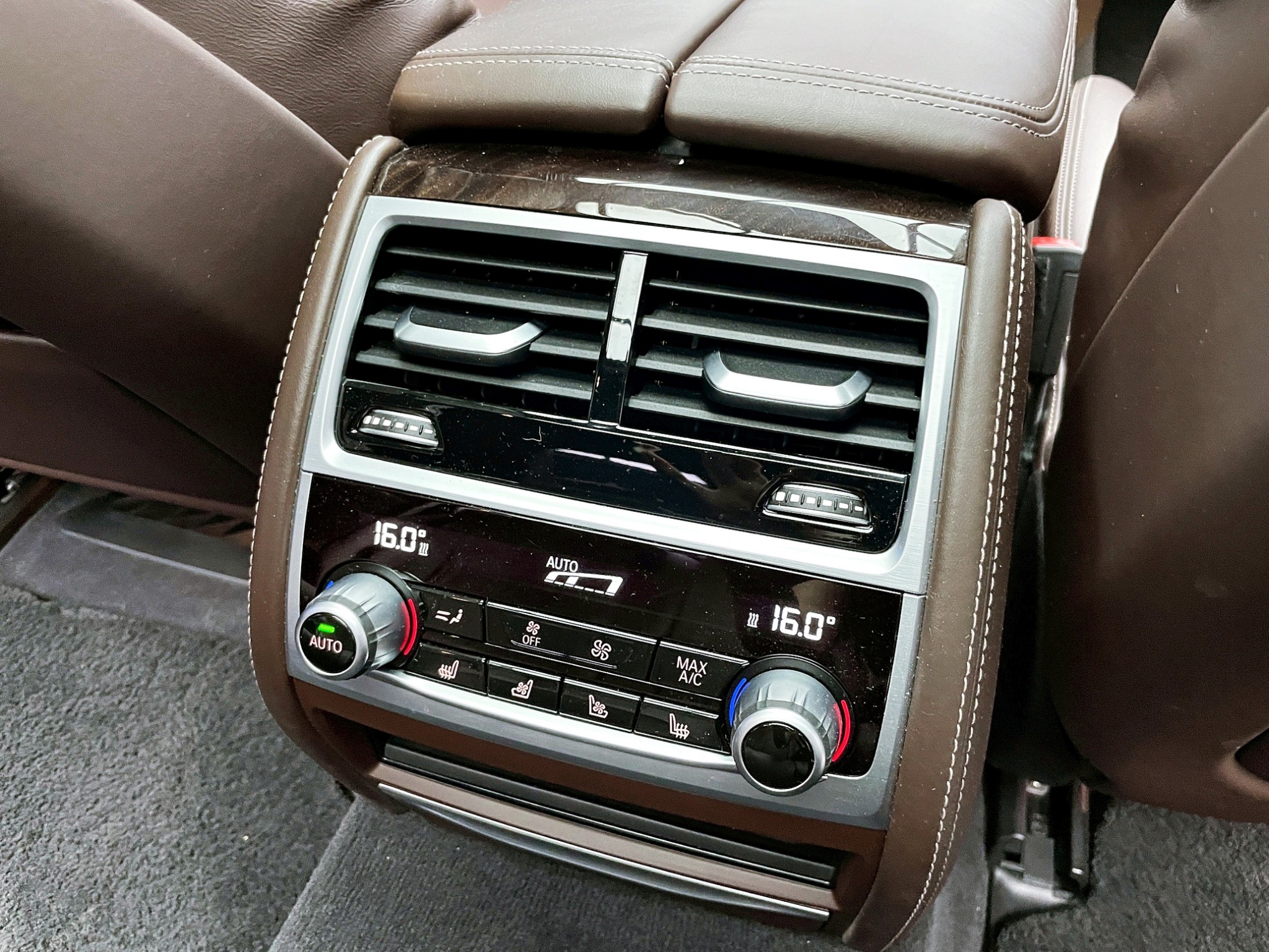 全台到府賞車 2016/17 BMW 740Li Luxury G12型『小李經理』元禾國際車業/中古車/促銷中  第12張相片