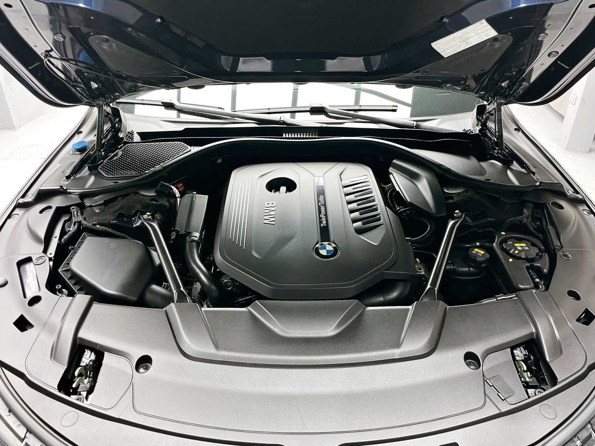 全台到府賞車 2016/17 BMW 740Li Luxury G12型『小李經理』元禾國際車業/中古車/促銷中  第17張相片