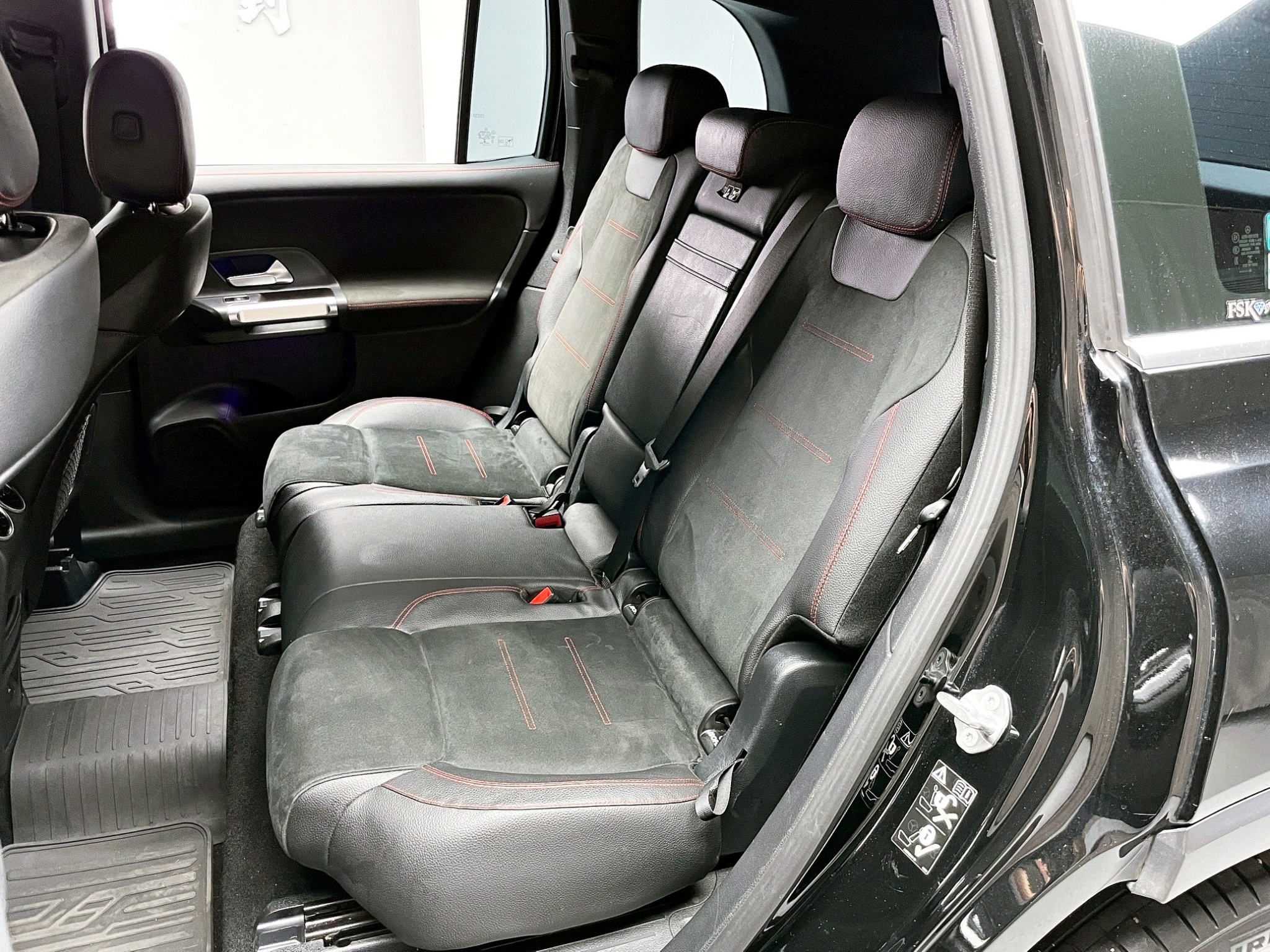 全台到府賞車 2021 Benz GLB200 AMG X247型『小李經理』元禾國際車業/中古車/促銷中  第14張相片