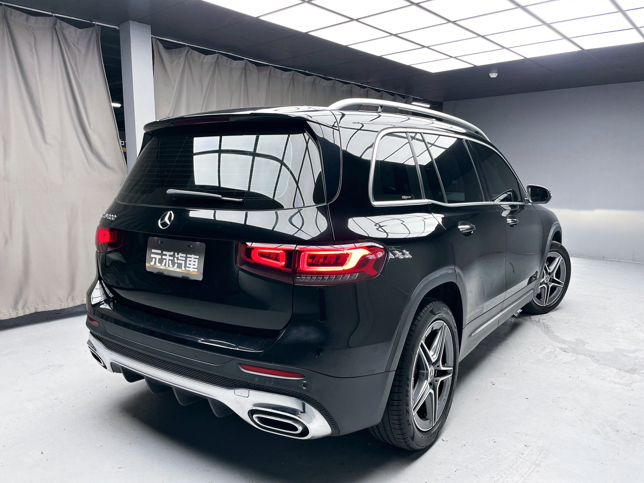 全台到府賞車 2021 Benz GLB200 AMG X247型『小李經理』元禾國際車業/中古車/促銷中  第19張相片